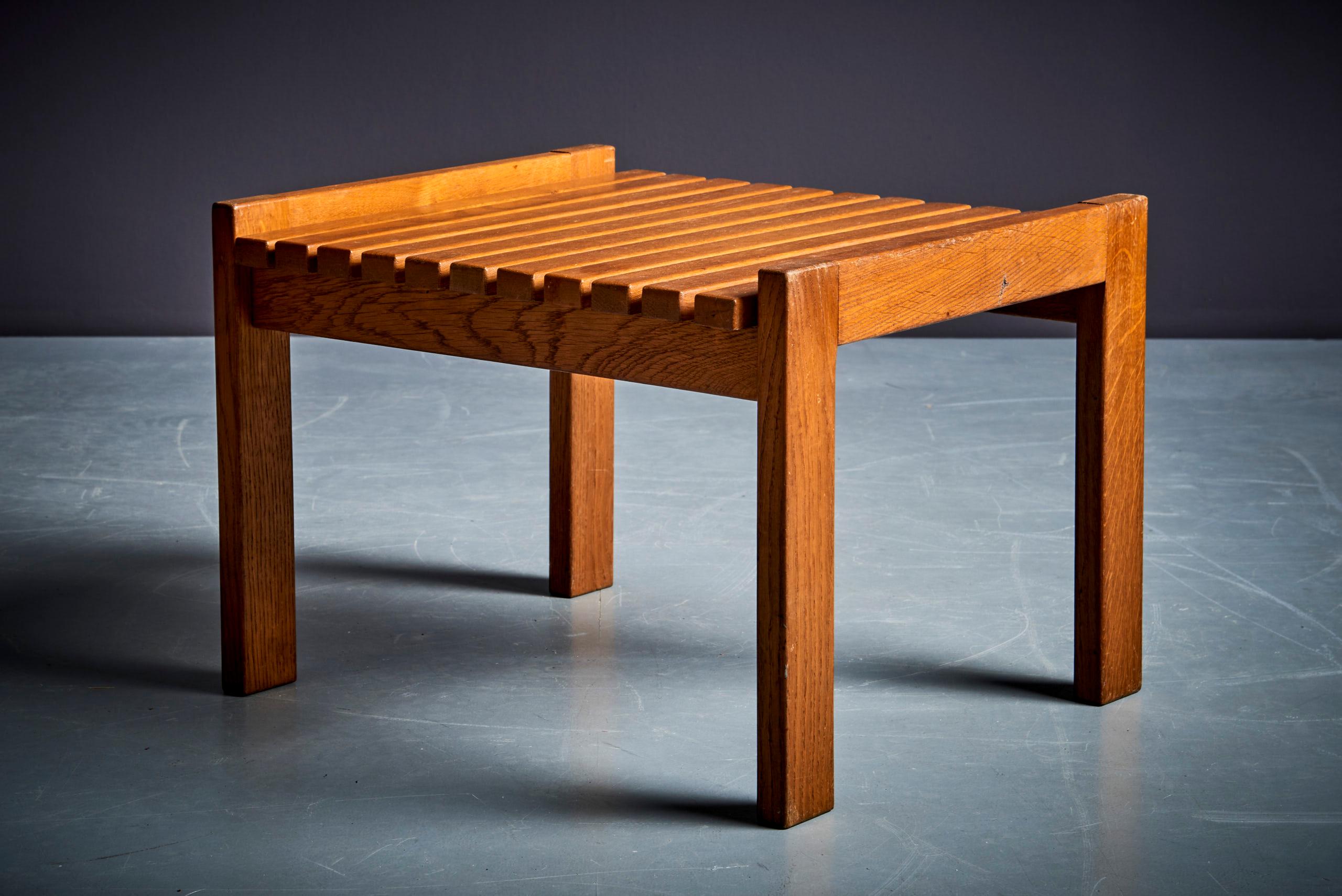 Set of three oak Stools by Genevieve Dangles edited by Group 4, France 1950s In Good Condition For Sale In Berlin, DE