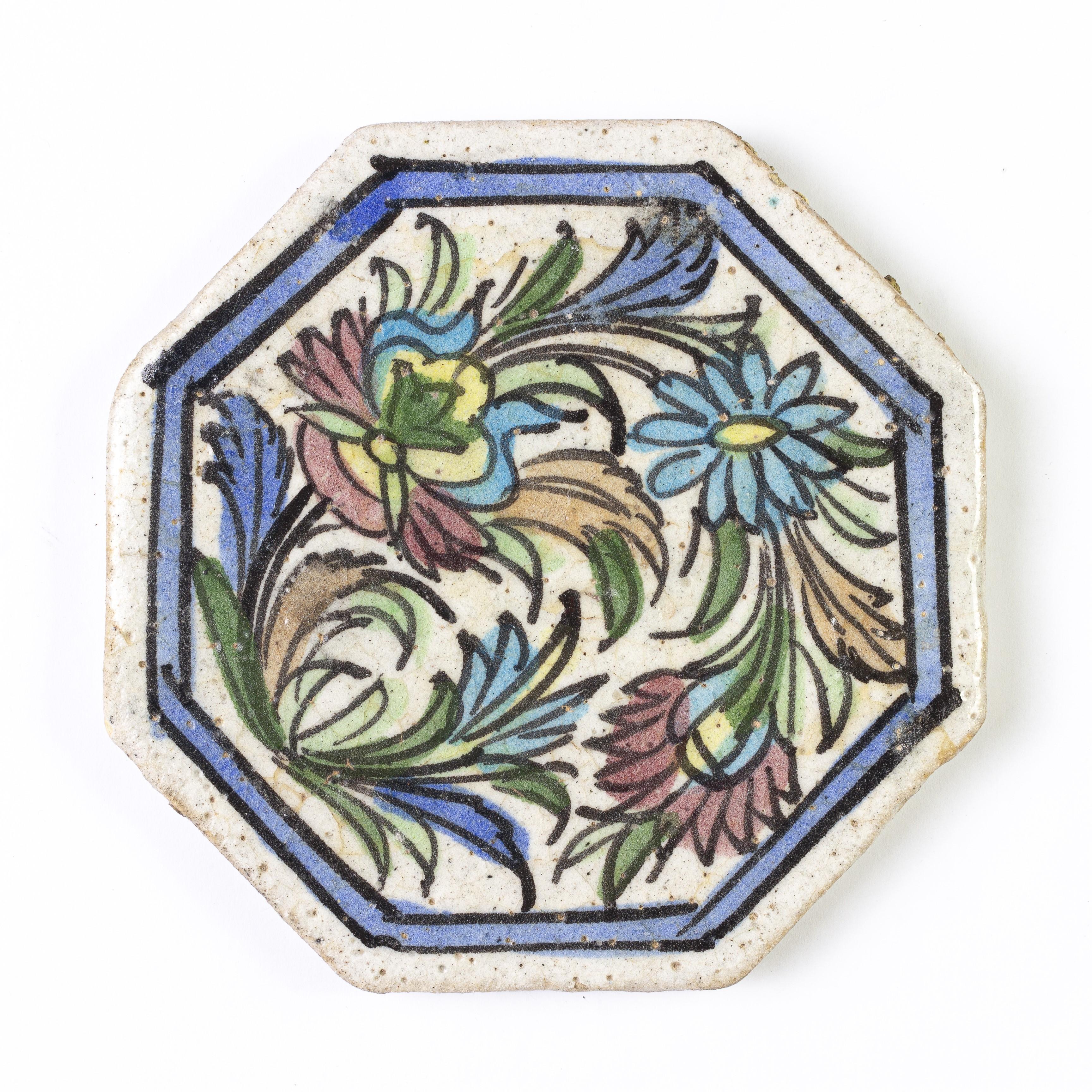 Rare set de 3 carreaux octogonaux, peints à la main avec des fleurs, à utiliser partout : sur le mur du jardin, ou de la cuisine, ou de la salle de bain.
Ils sont si beaux ! et si rares ! Voir aussi tous les autres.


réf. n° 2131/B.