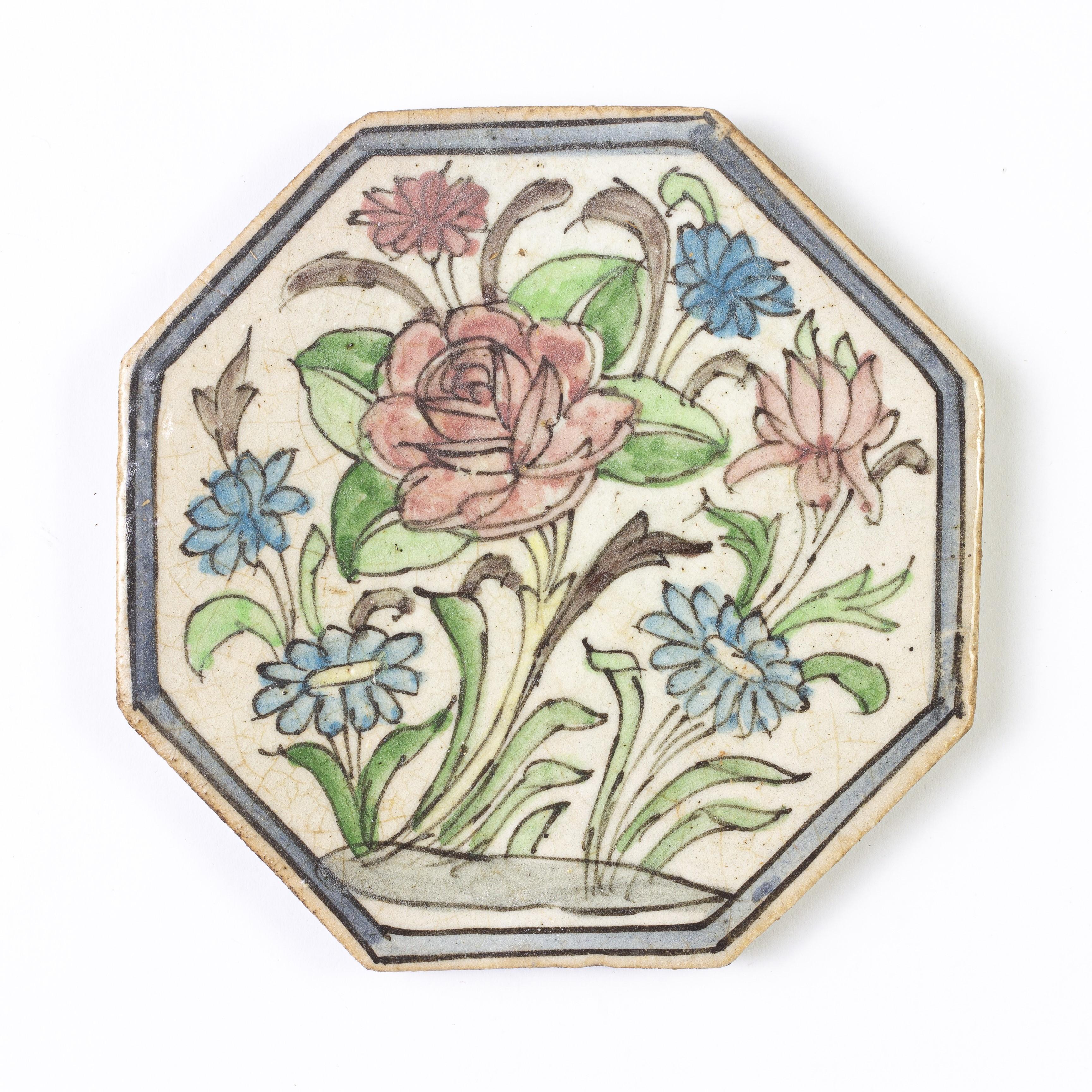 Centrasiatique Ensemble de trois tuiles anciennes octogonales avec fleurs en vente