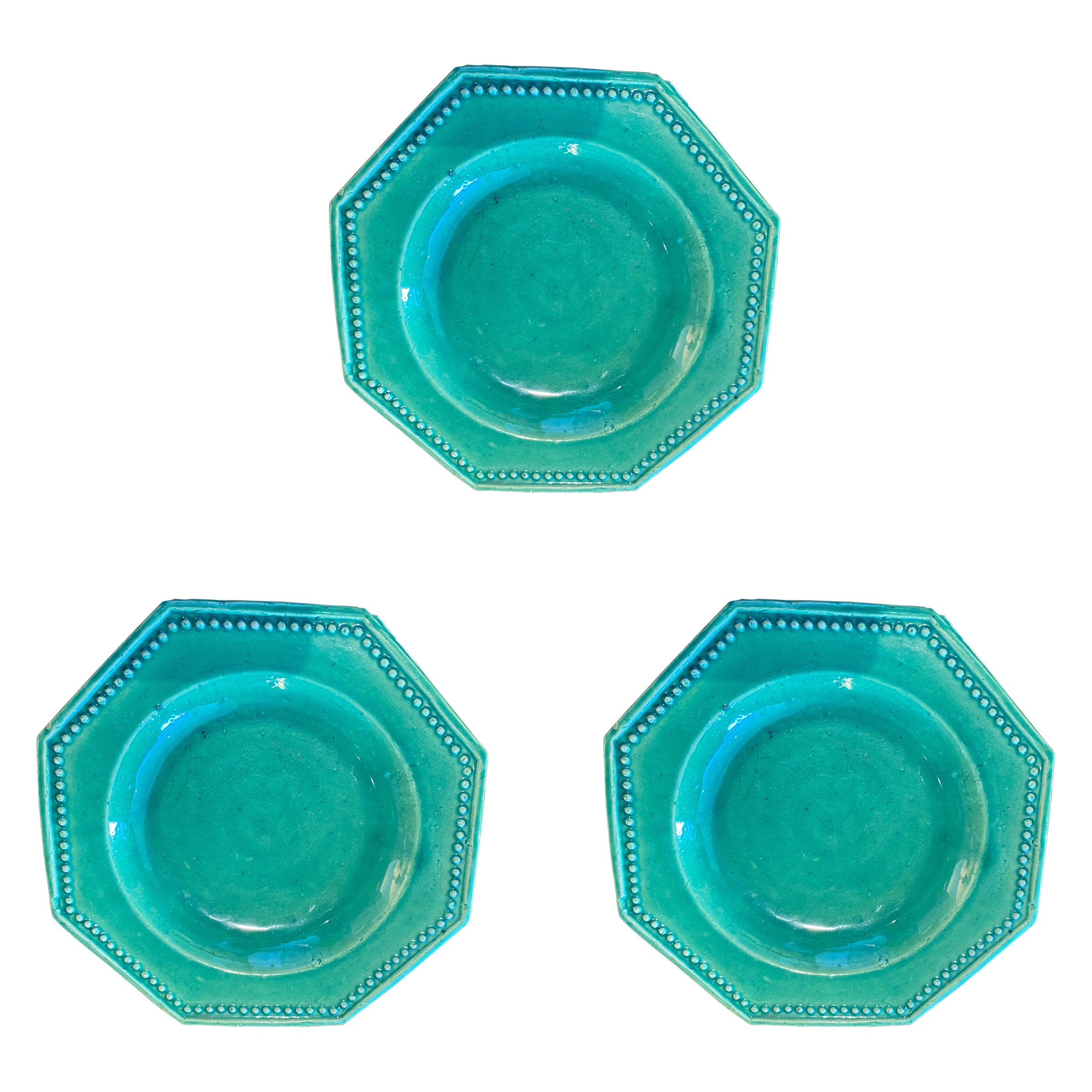 Ensemble de trois assiettes octogonales avec bord perlé Ex. Richard Norton, Chicago, IL en vente