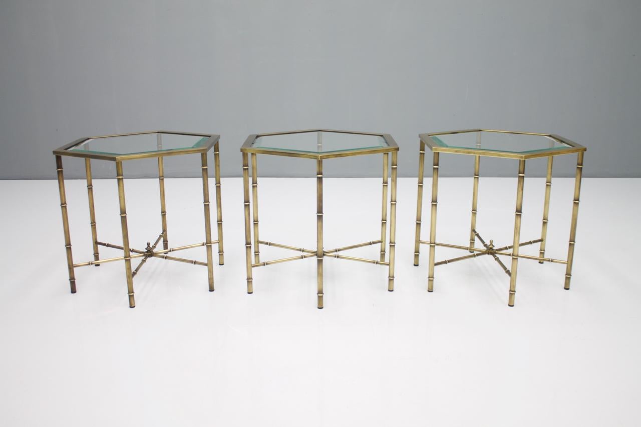Set of three Hexagonal side table in brass and glass, 1970s
Very good condition.