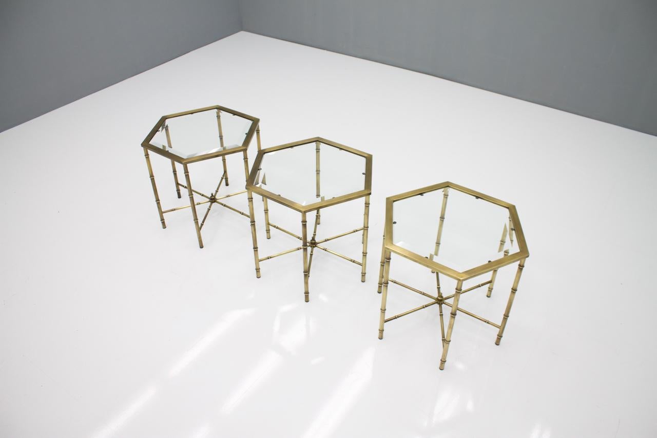 Set of Three Hexagonal Side Table in Brass and Glass, 1970s In Good Condition In Frankfurt / Dreieich, DE