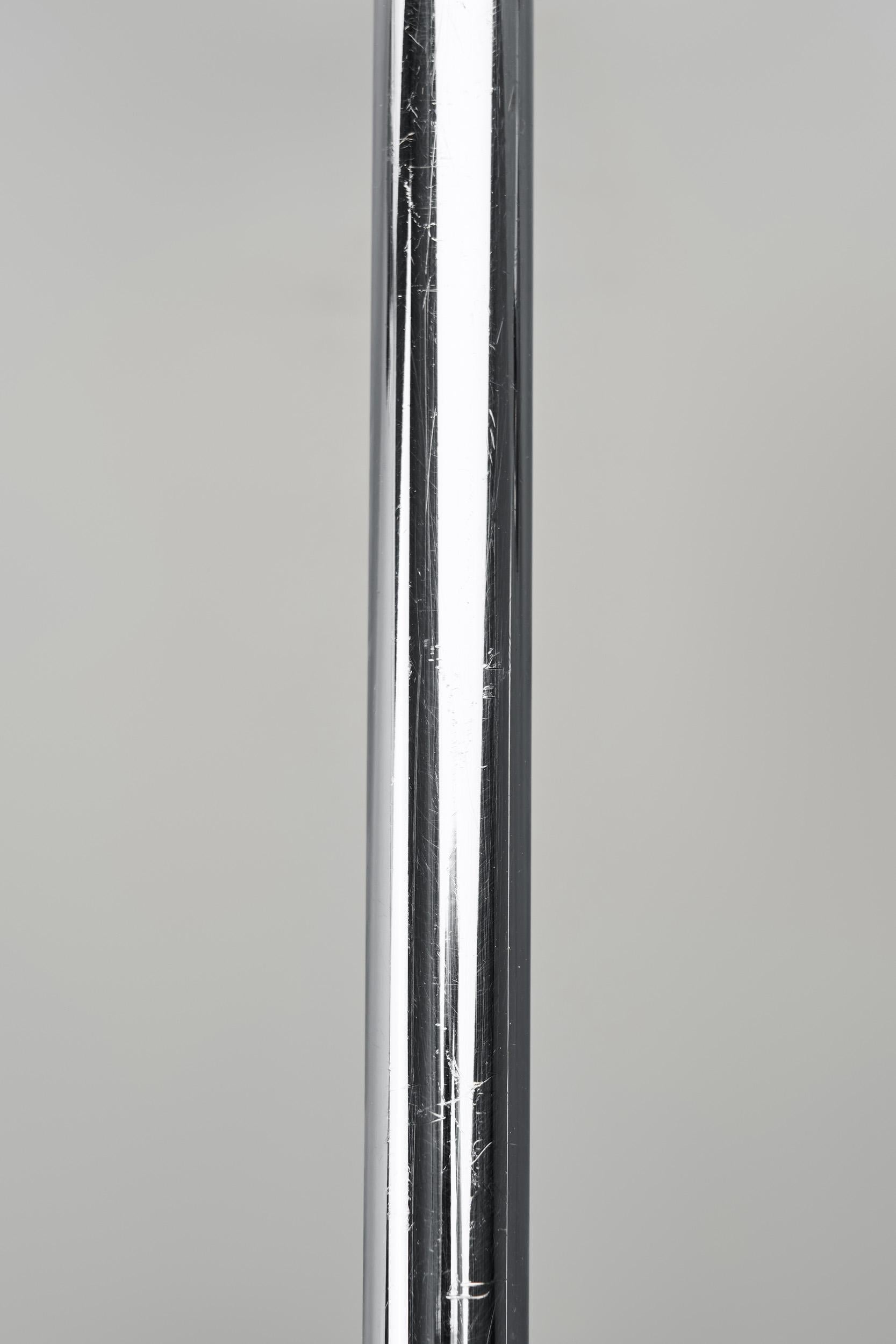 Satz von drei Opalglas-Wandleuchten von Paavo Tynell für Taito, Finnland 1930er Jahre im Angebot 9
