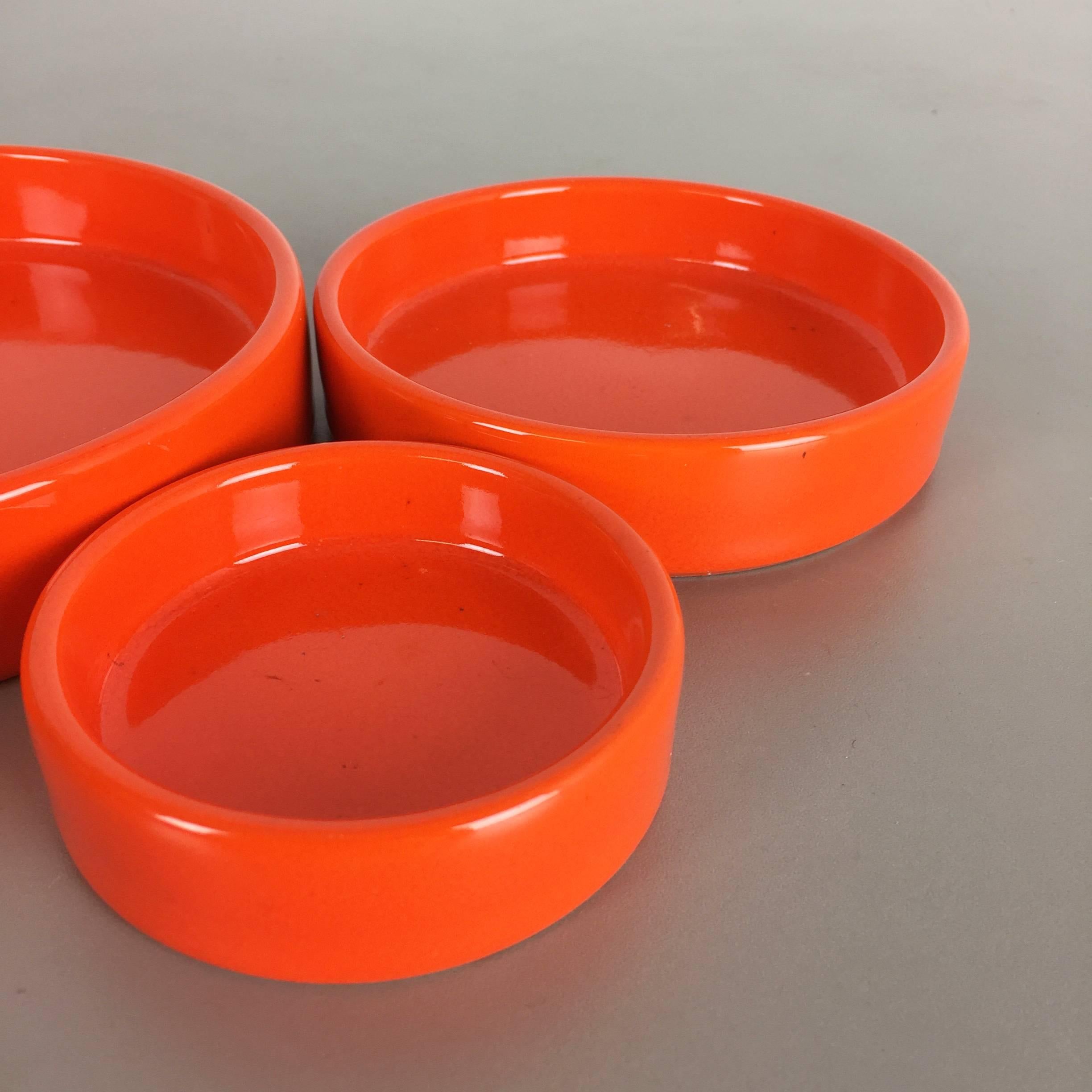 Set of Three Orange Glazed Ceramic Bowls by Pino Spagnolo for Sicart, Italy In Good Condition In Kirchlengern, DE