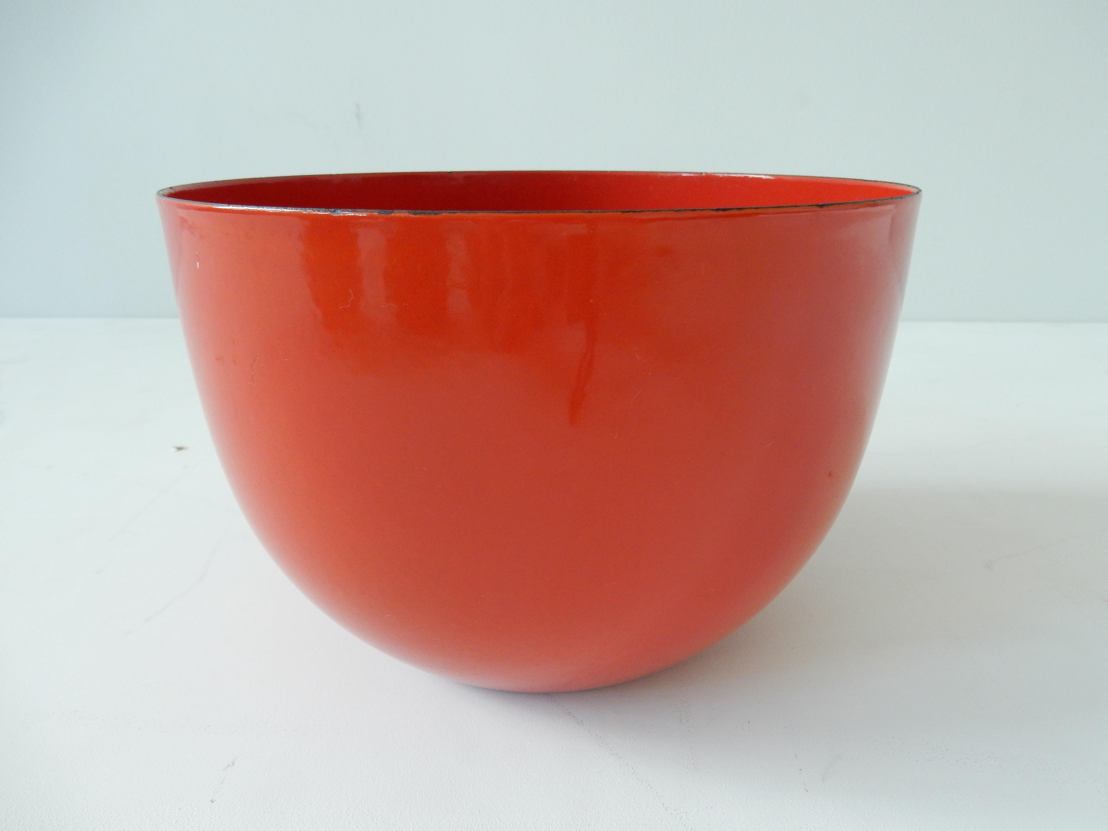 Set of three Orange-Red Enameled Bowls by Kaj Franck for Finel, Finland, 1960s In Good Condition For Sale In Steenwijk, NL