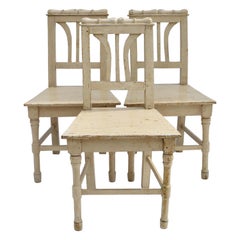 Set di tre sedie da bambino in pino dipinto