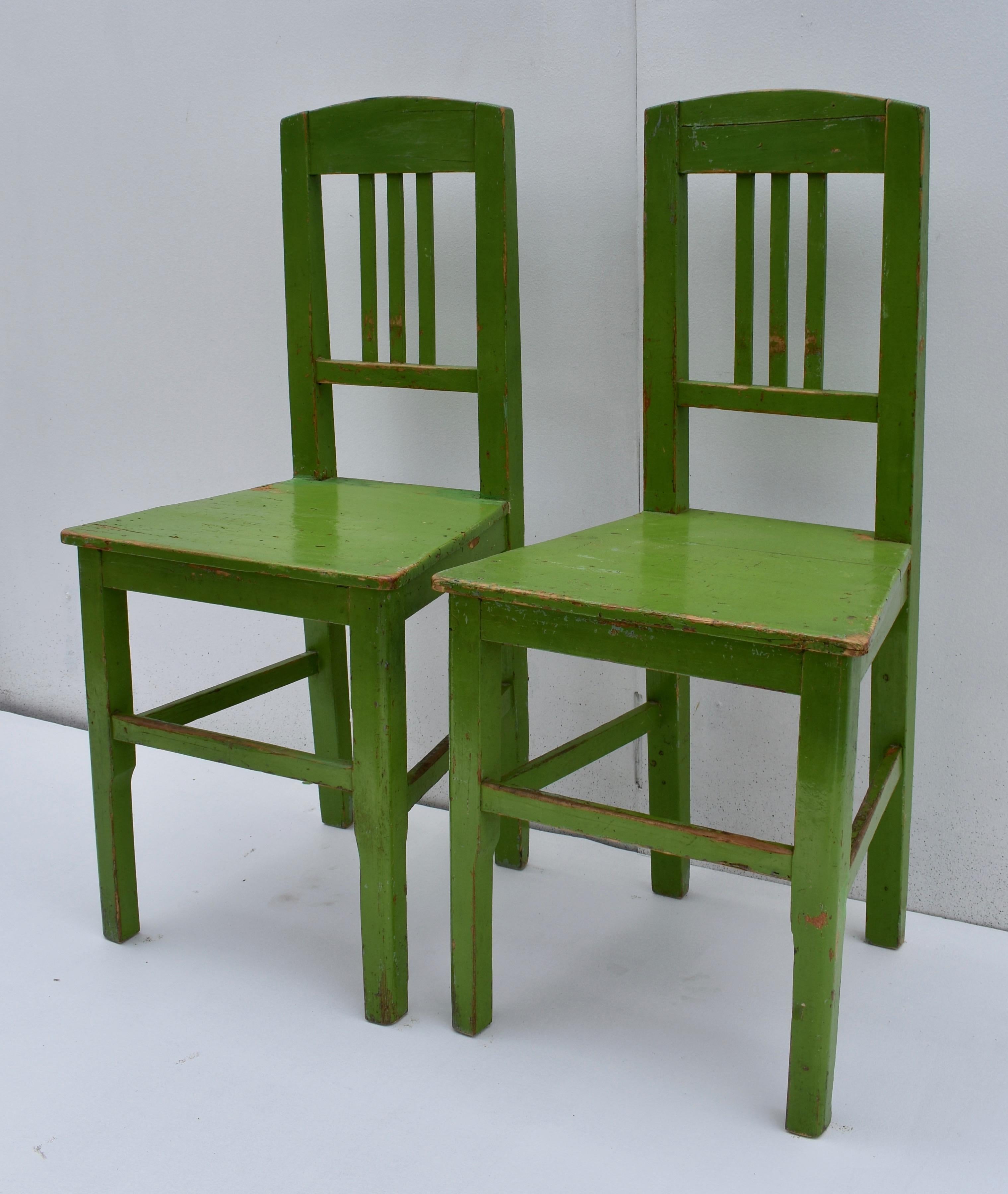 Hungarian Set of Three Painted Pine Plank-Seat Chairs For Sale