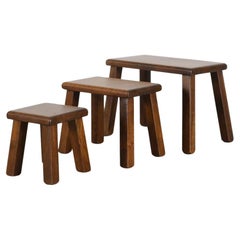 Set von drei von Pierre Chapo inspirierten brutalistischen Beistelltischen aus massiver Eiche