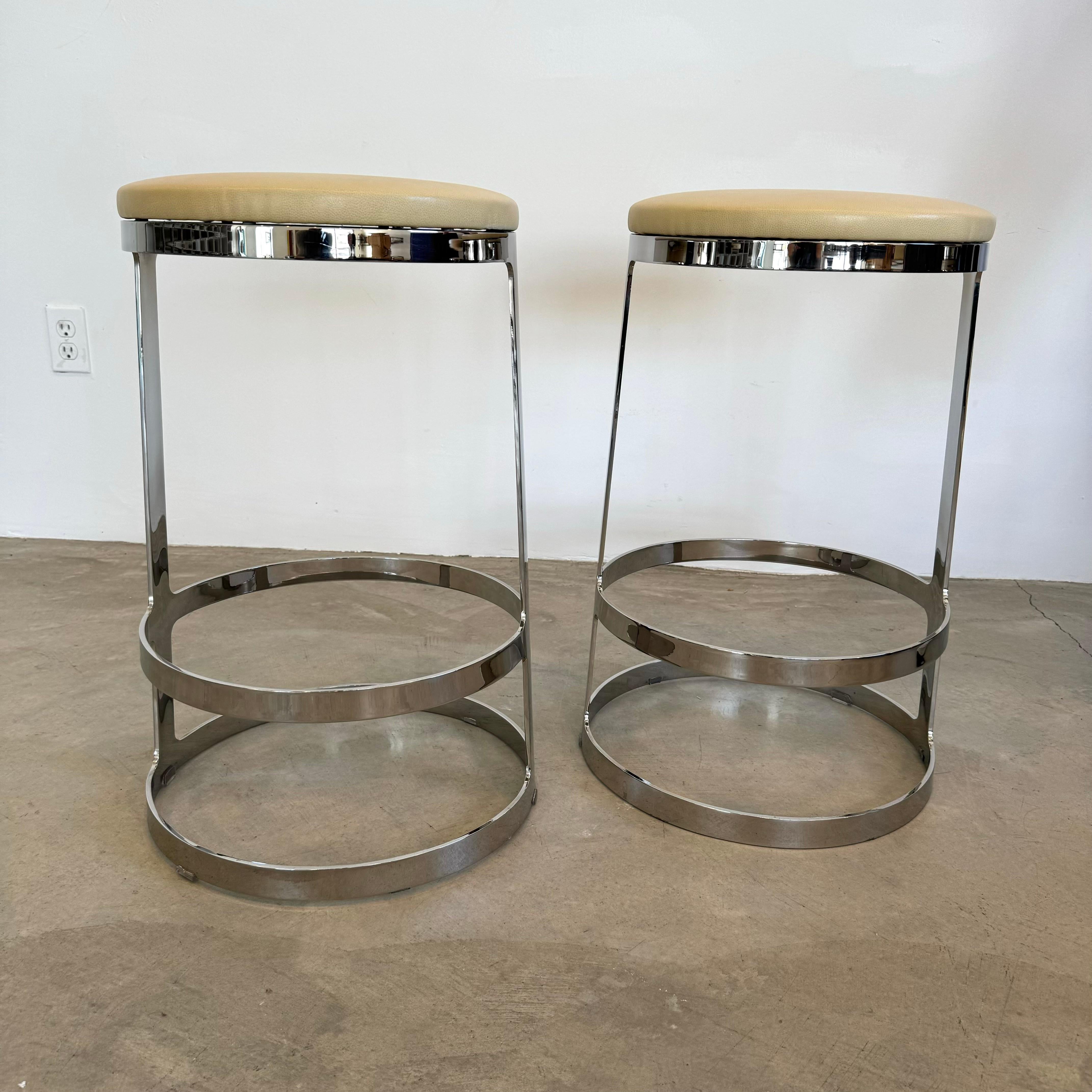 Set of Three Polished Steel and Leather Swivel Counter Stools, 2000s USA For Sale 5