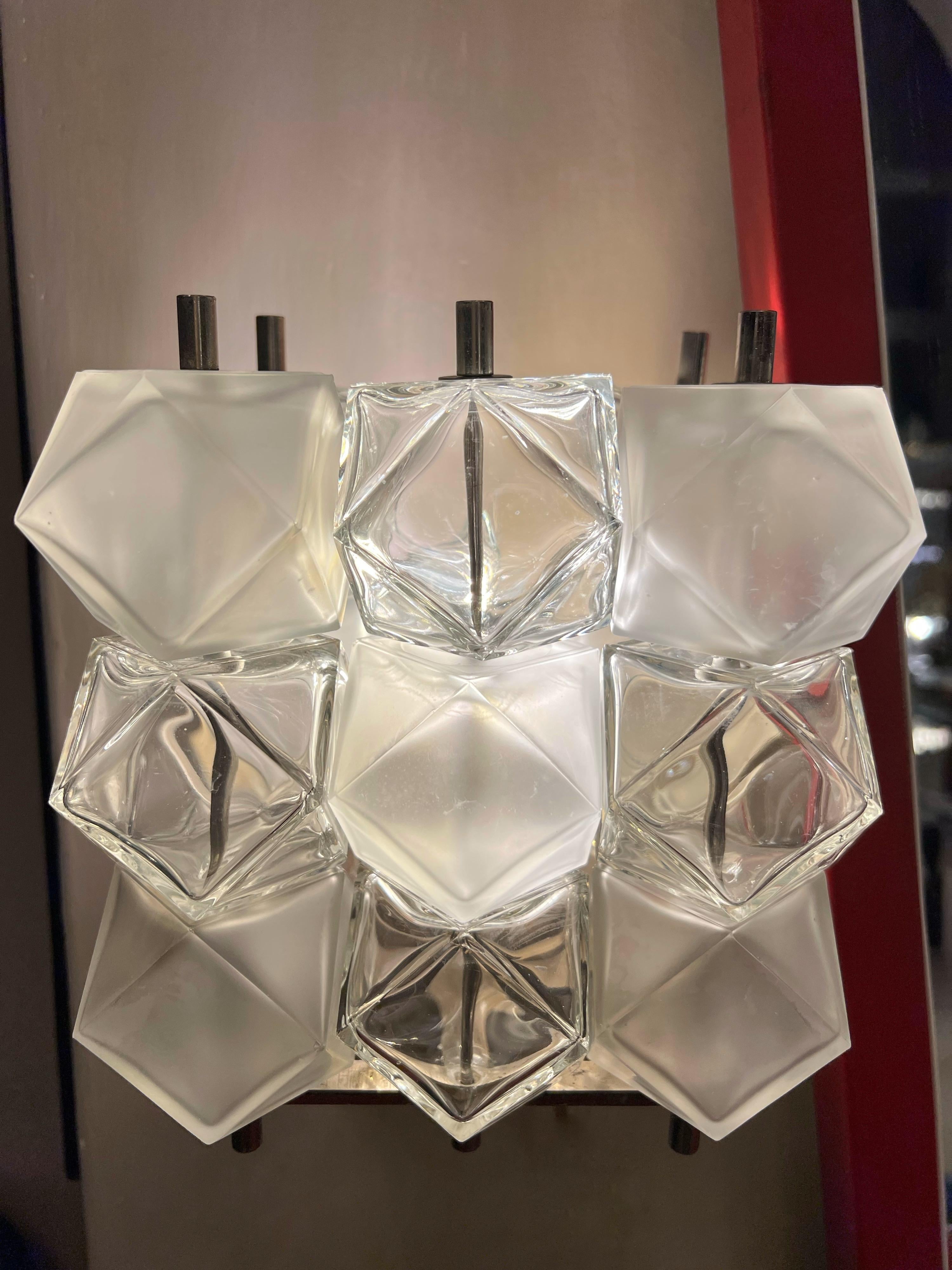 Set of three Polyhedral Murano Glass Cubes Wall Sconces by Toso, 1950s 3