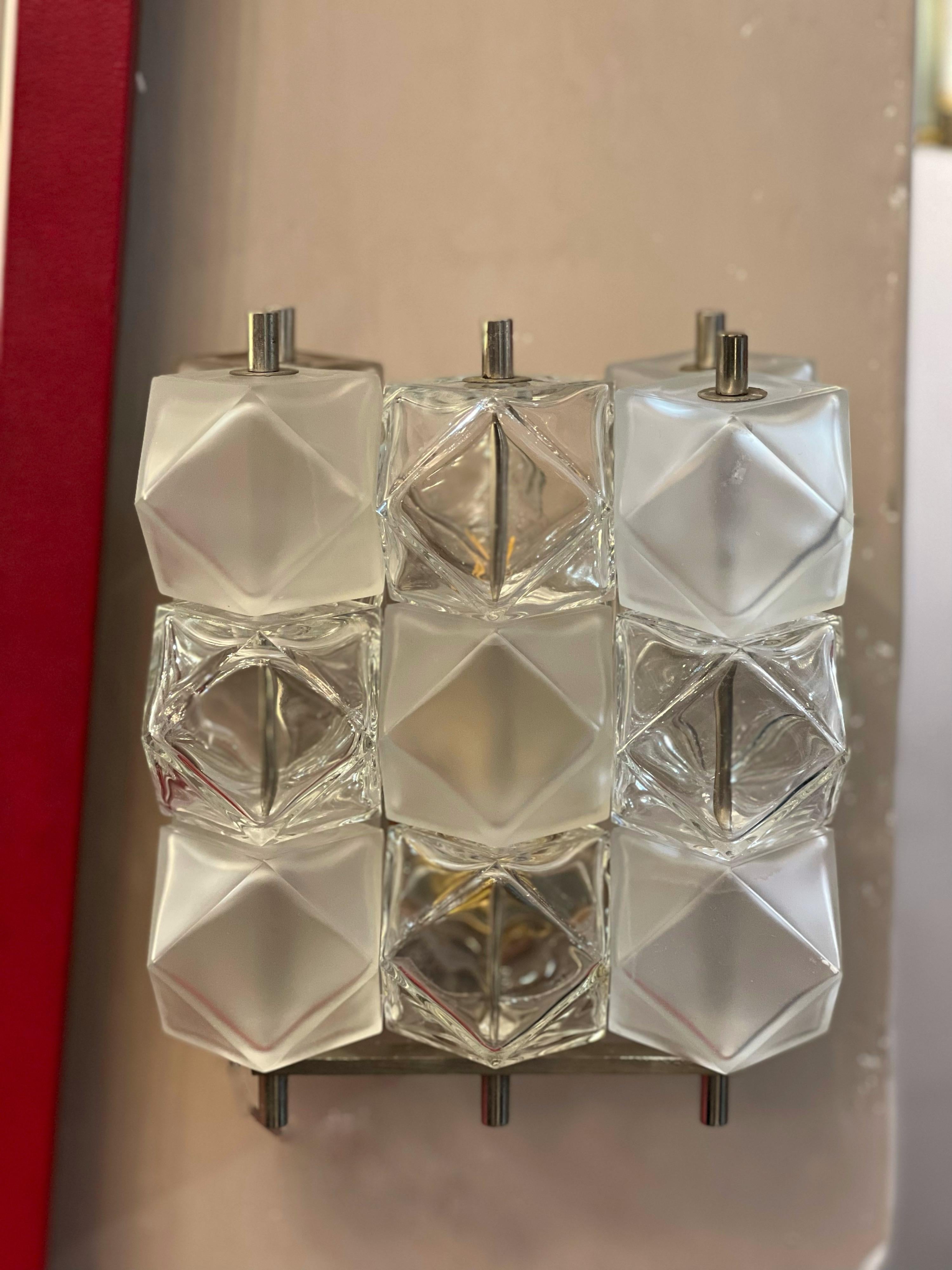 Set of three Polyhedral Murano Glass Cubes Wall Sconces by Toso, 1950s 9