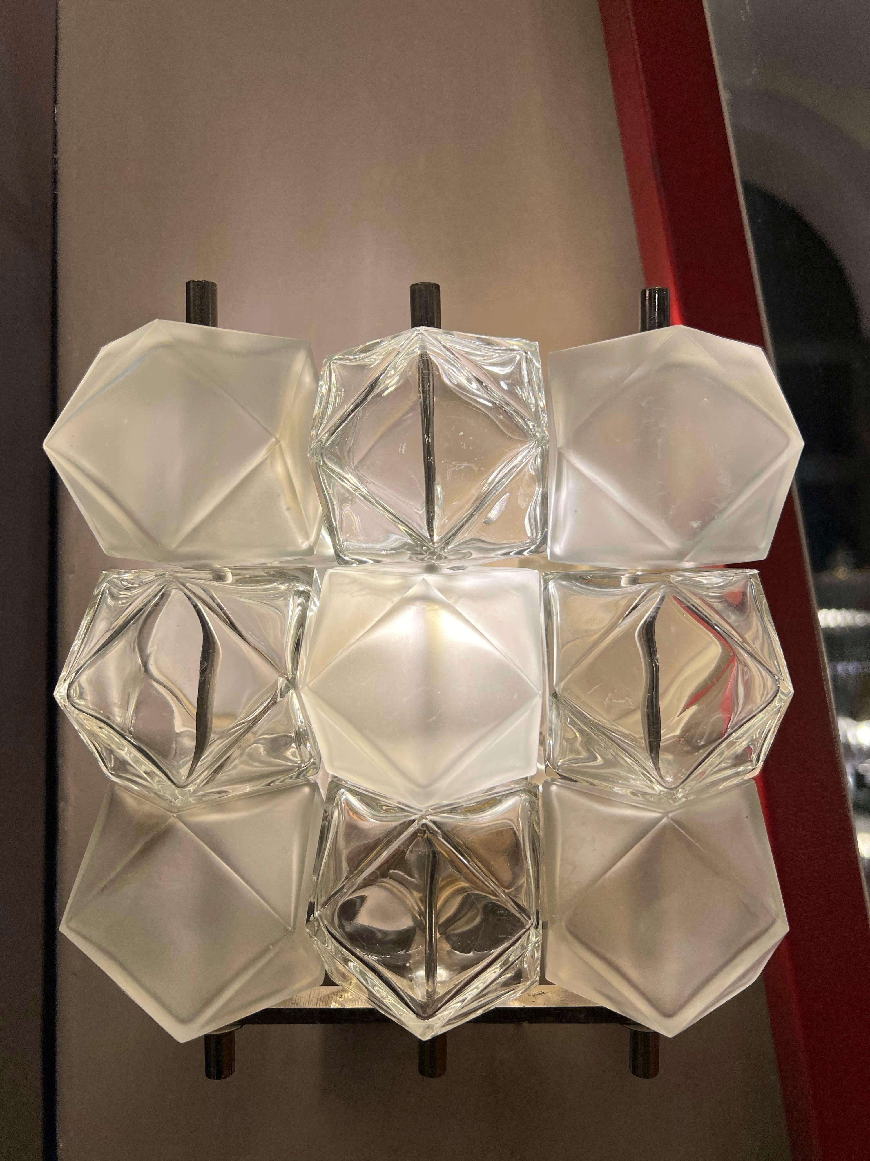 Set of three Polyhedral Murano Glass Cubes Wall Sconces by Toso, 1950s 1
