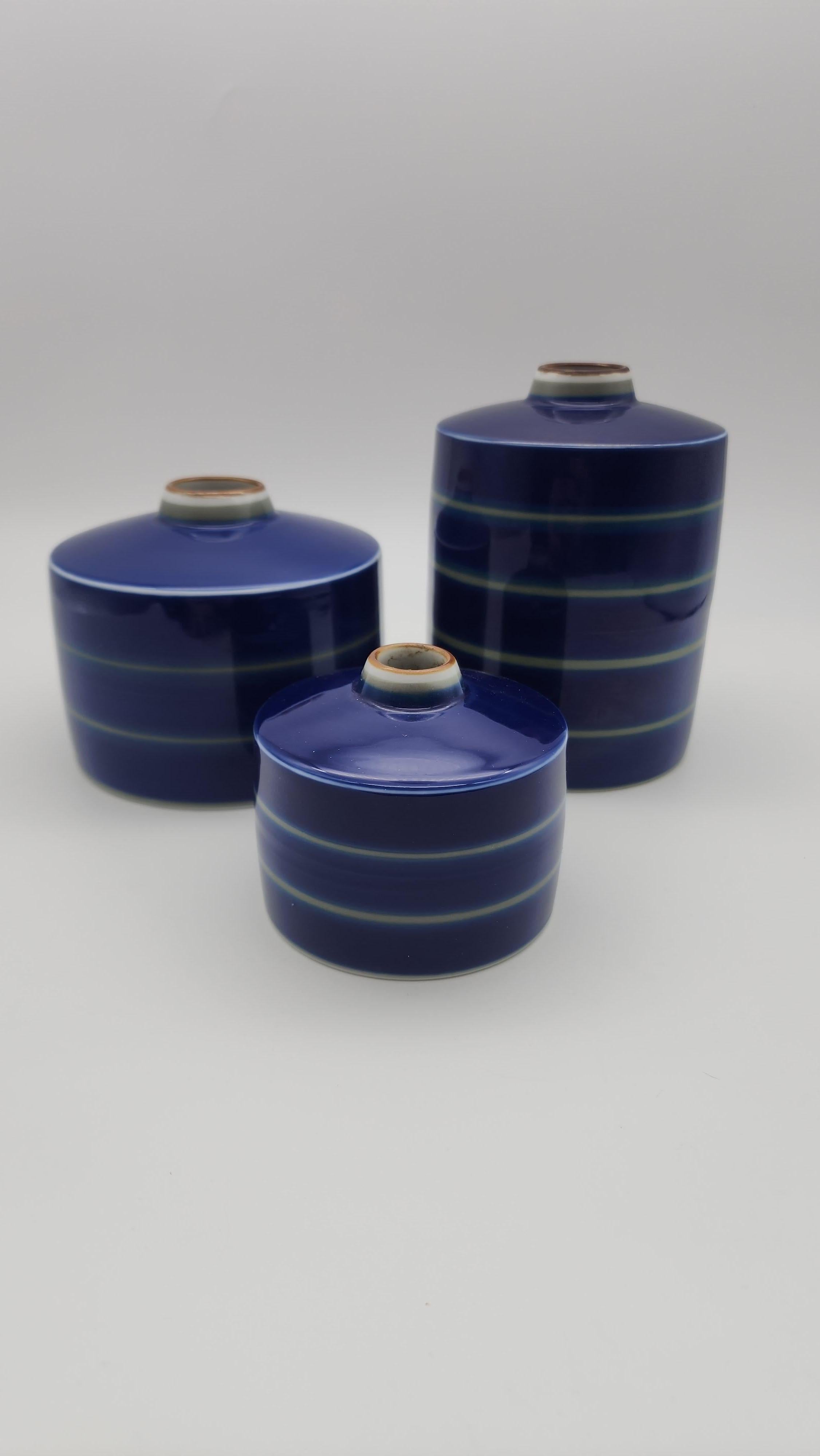 Set von drei Porsgrund Norwegen Saga-Porzellanvasen von Eyestein Sandnes (Skandinavische Moderne) im Angebot