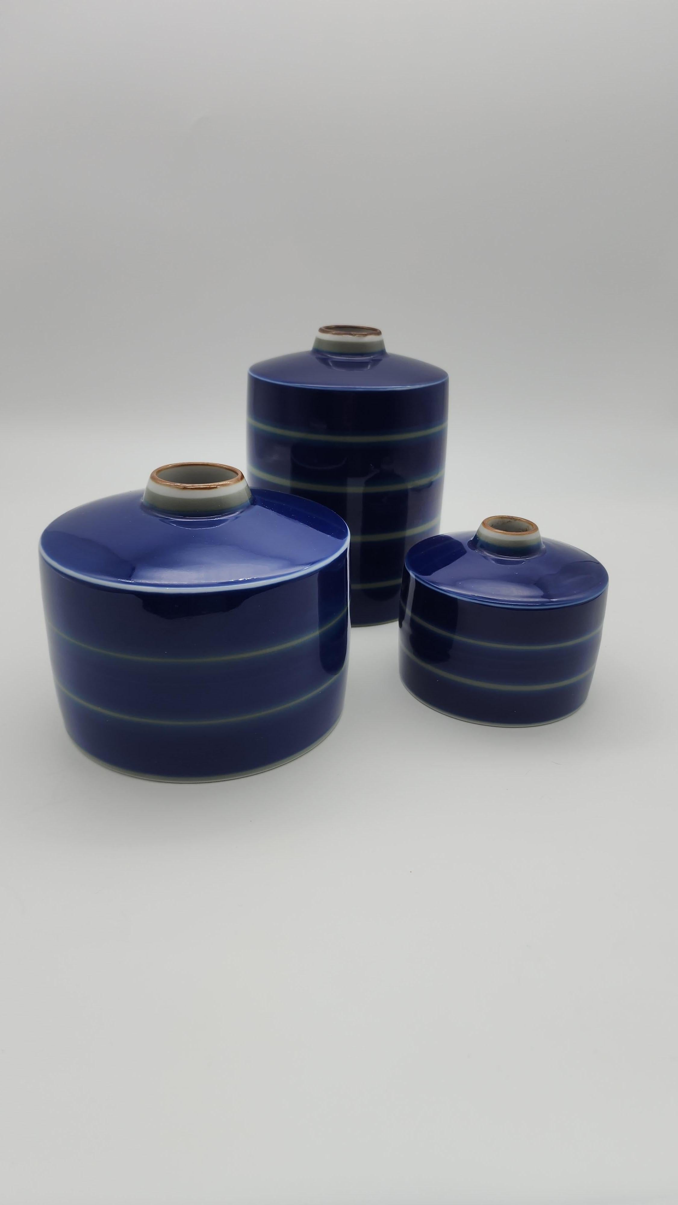 Set von drei Porsgrund Norwegen Saga-Porzellanvasen von Eyestein Sandnes (Norwegisch) im Angebot