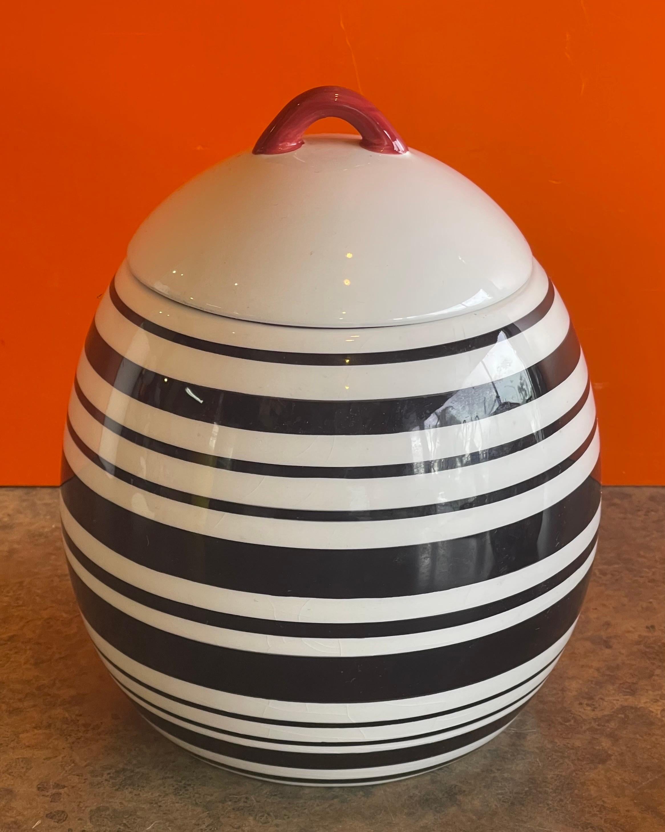 Set of Three Post-Modern Ceramic Storage Cannisters In Good Condition For Sale In San Diego, CA
