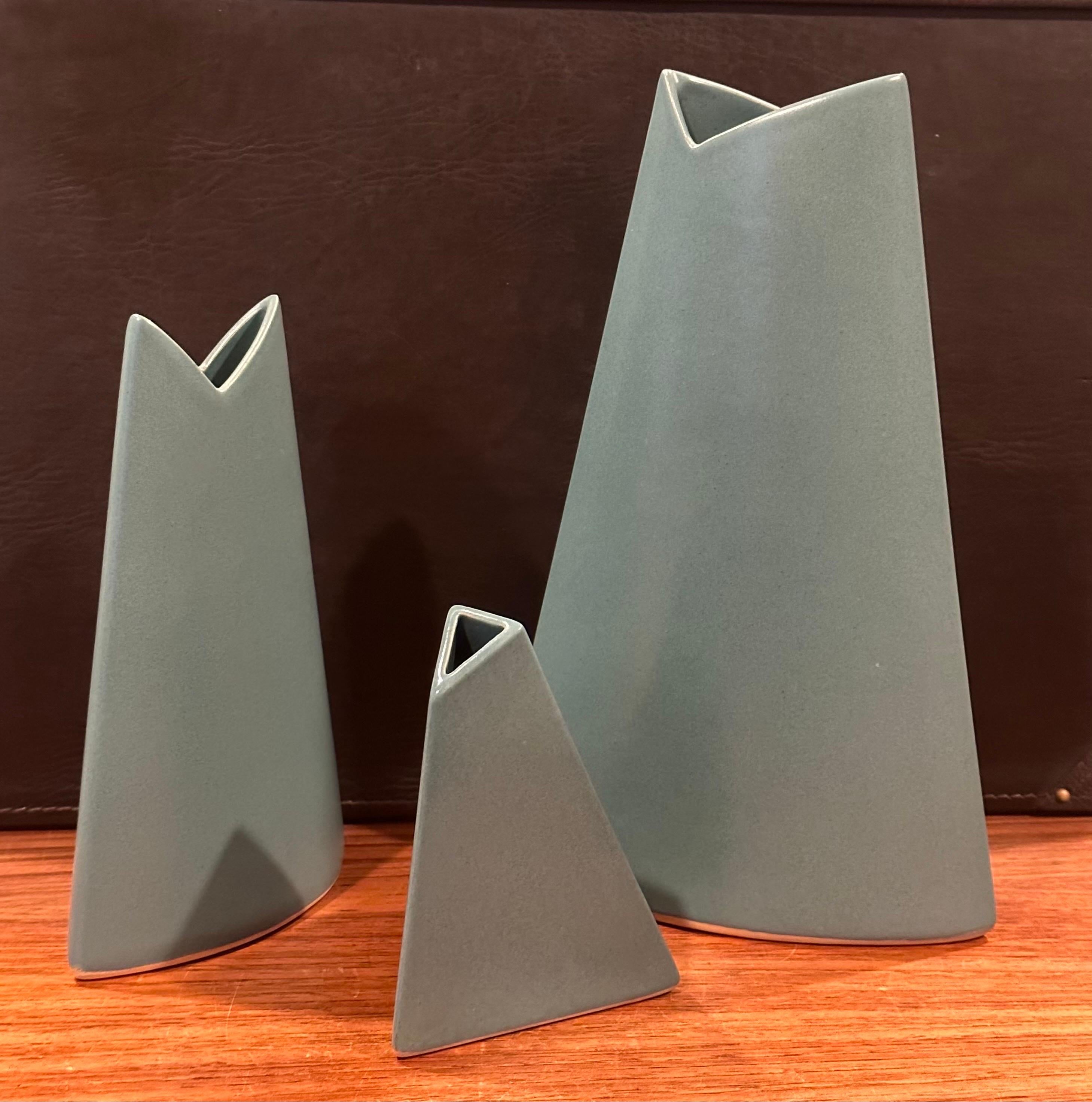 Set of Three Post-Modern Geometric Ceramic Vases by James Johnston In Good Condition For Sale In San Diego, CA