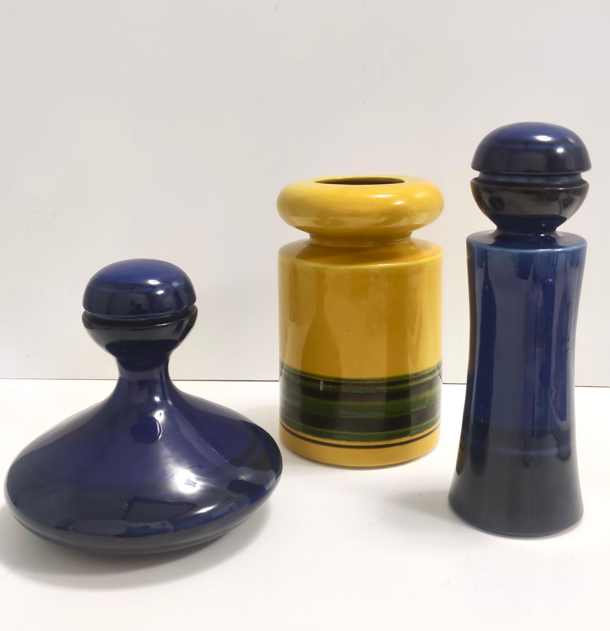 Lacquered Set of Three Postmodern Blue and Yellow Glazed Vase and Bottles by Parravicini For Sale