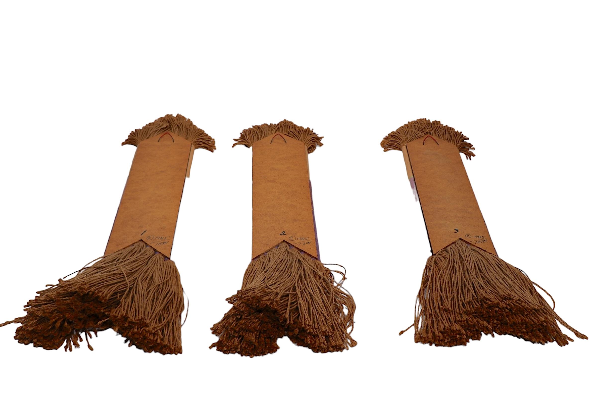 Set von drei postmodernen Wandbehängen aus Macrame im Angebot 3
