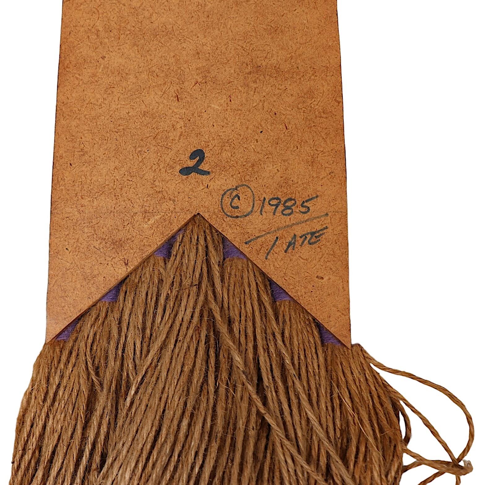Set von drei postmodernen Wandbehängen aus Macrame (amerikanisch) im Angebot
