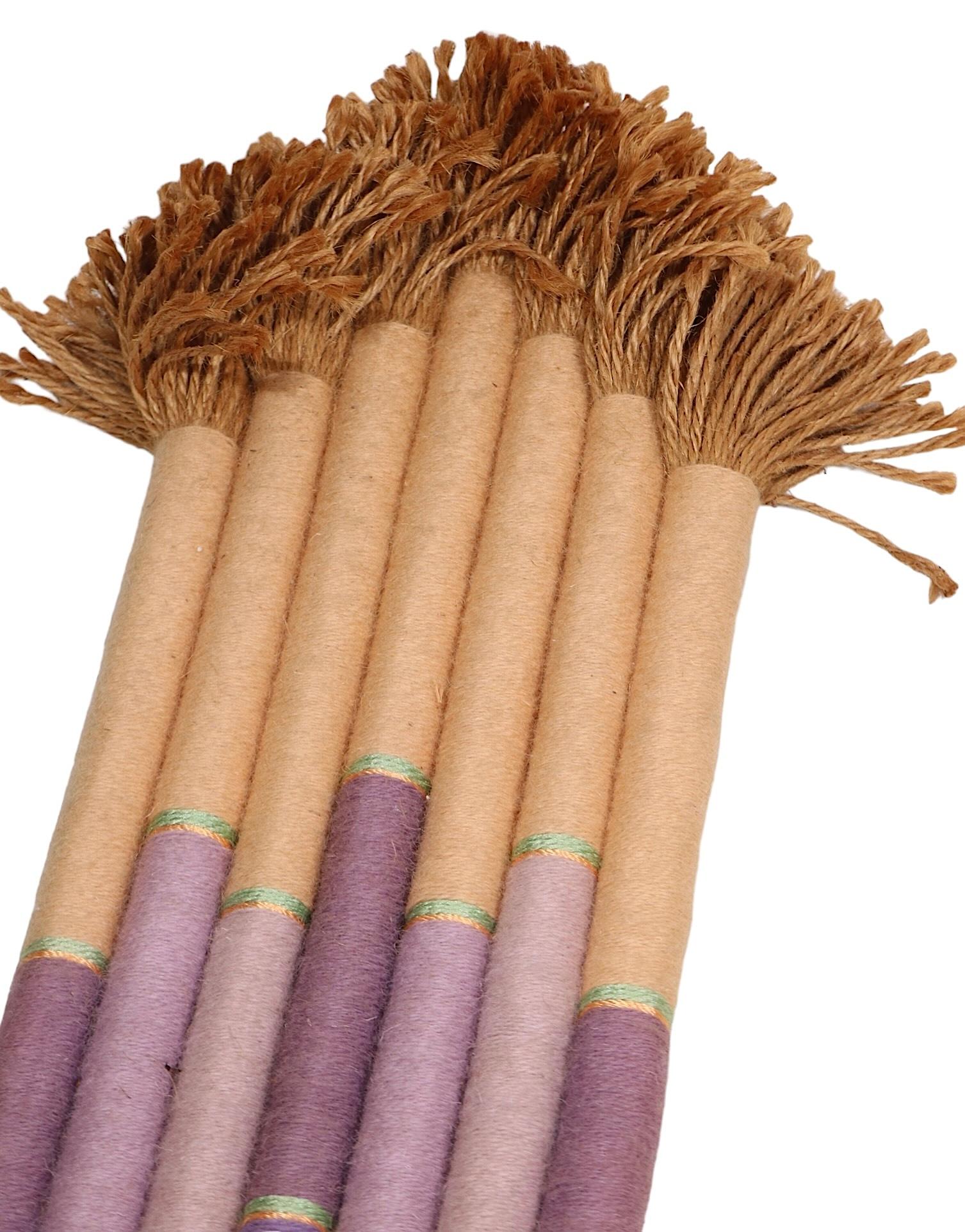 Set von drei postmodernen Wandbehängen aus Macrame im Angebot 2