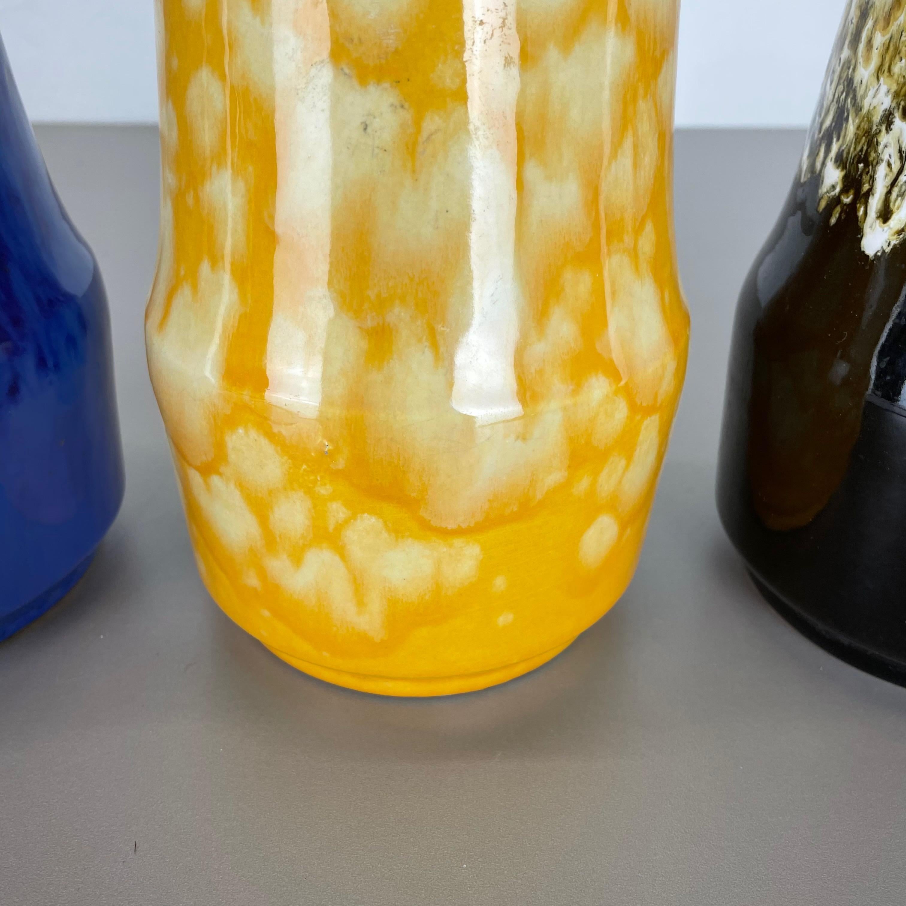 Set von drei „Supercolor“-Vasen aus Keramik „Fast Lava“ von Scheurich, Deutschland 1970er Jahre im Angebot 7