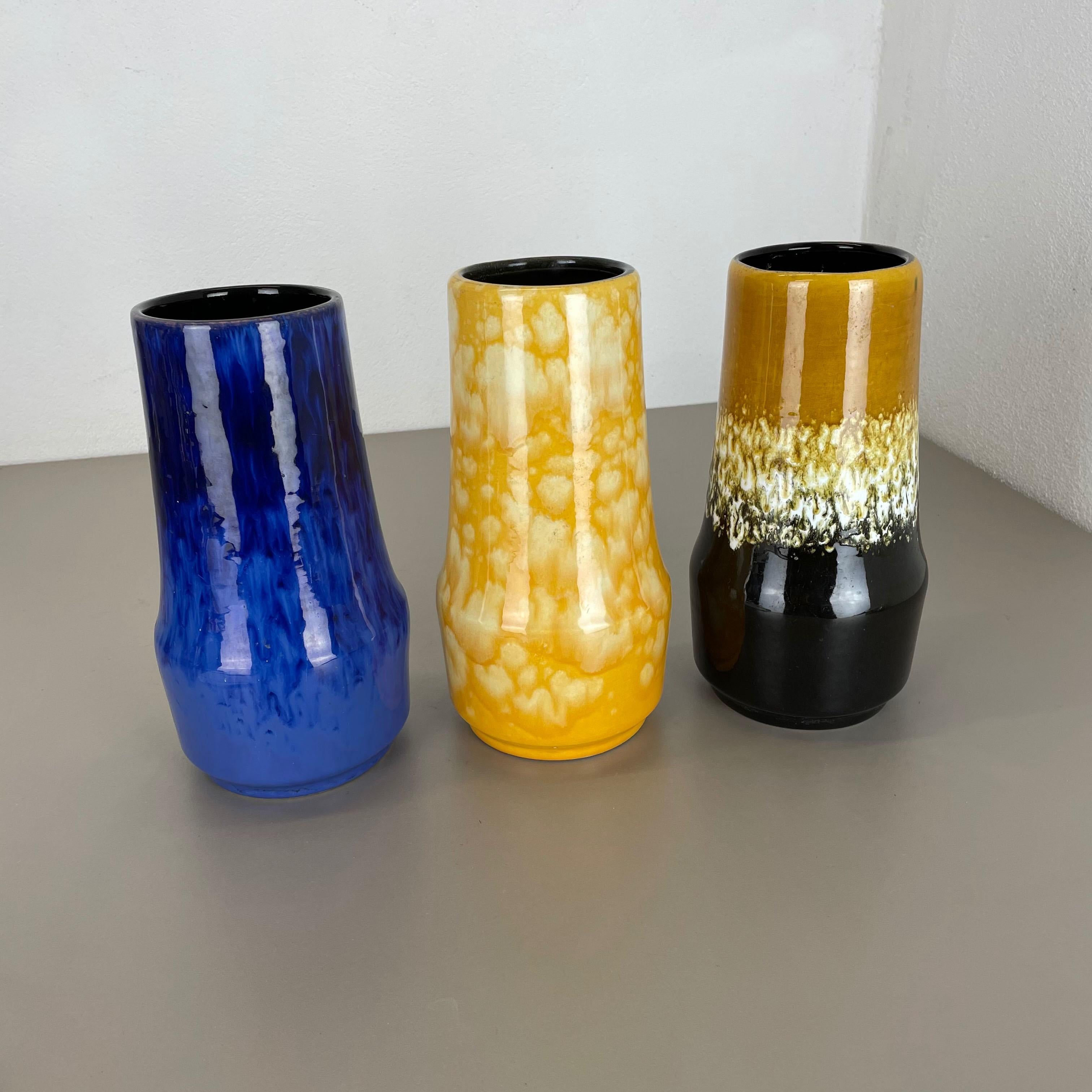 Set von drei „Supercolor“-Vasen aus Keramik „Fast Lava“ von Scheurich, Deutschland 1970er Jahre (Moderne der Mitte des Jahrhunderts) im Angebot