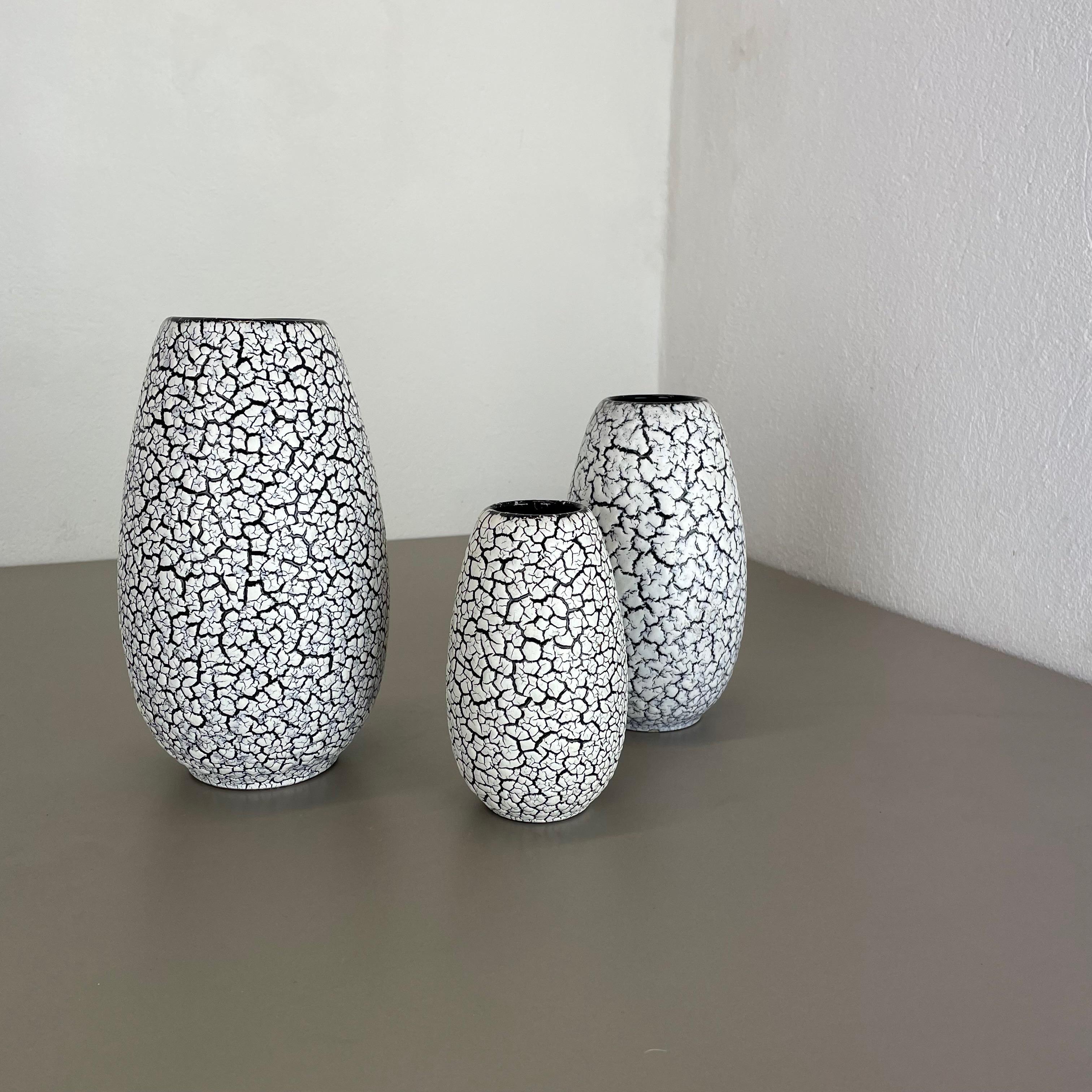 Allemand Ensemble de trois vases en poterie de lave grasse Craquele de Jasba, Allemagne, 1970 en vente