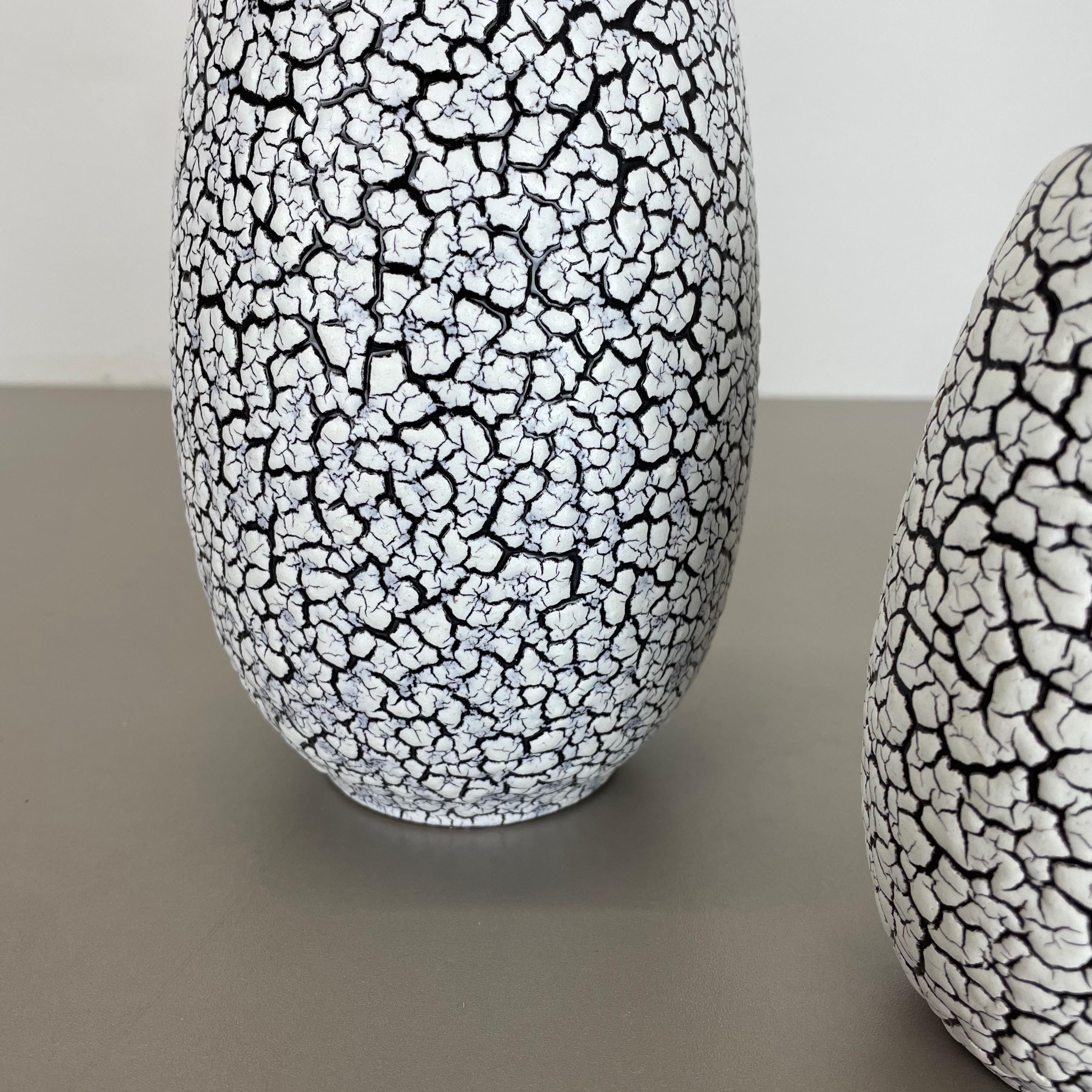 20ième siècle Ensemble de trois vases en poterie de lave grasse Craquele de Jasba, Allemagne, 1970 en vente