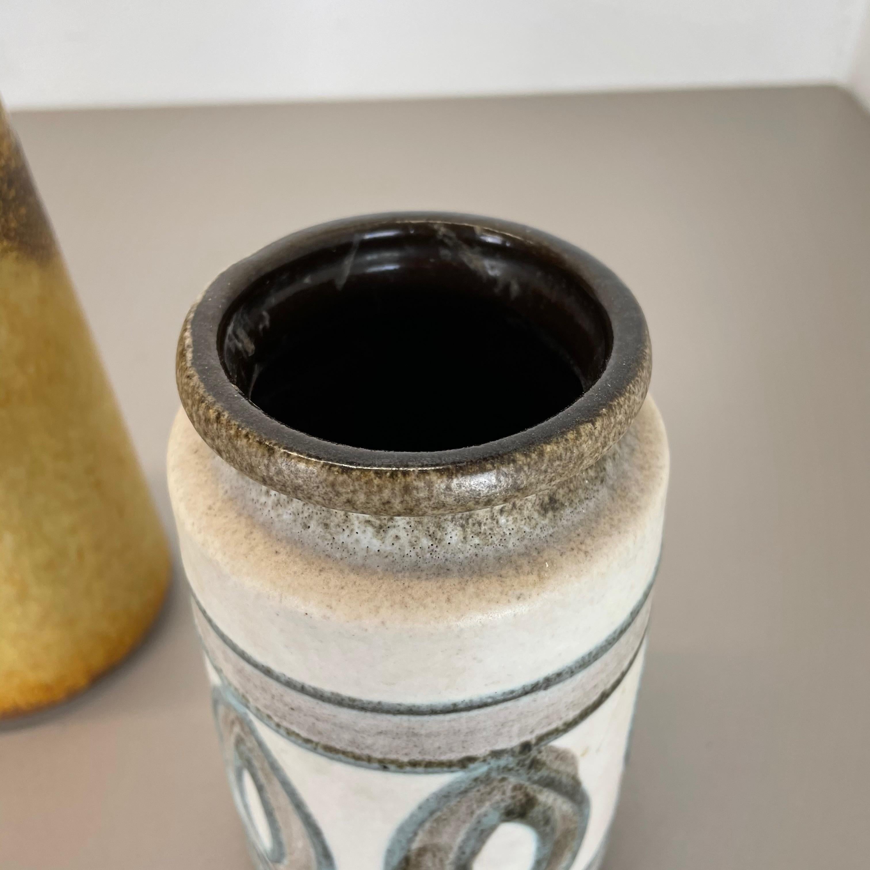 Set di tre vasi in ceramica grassa 