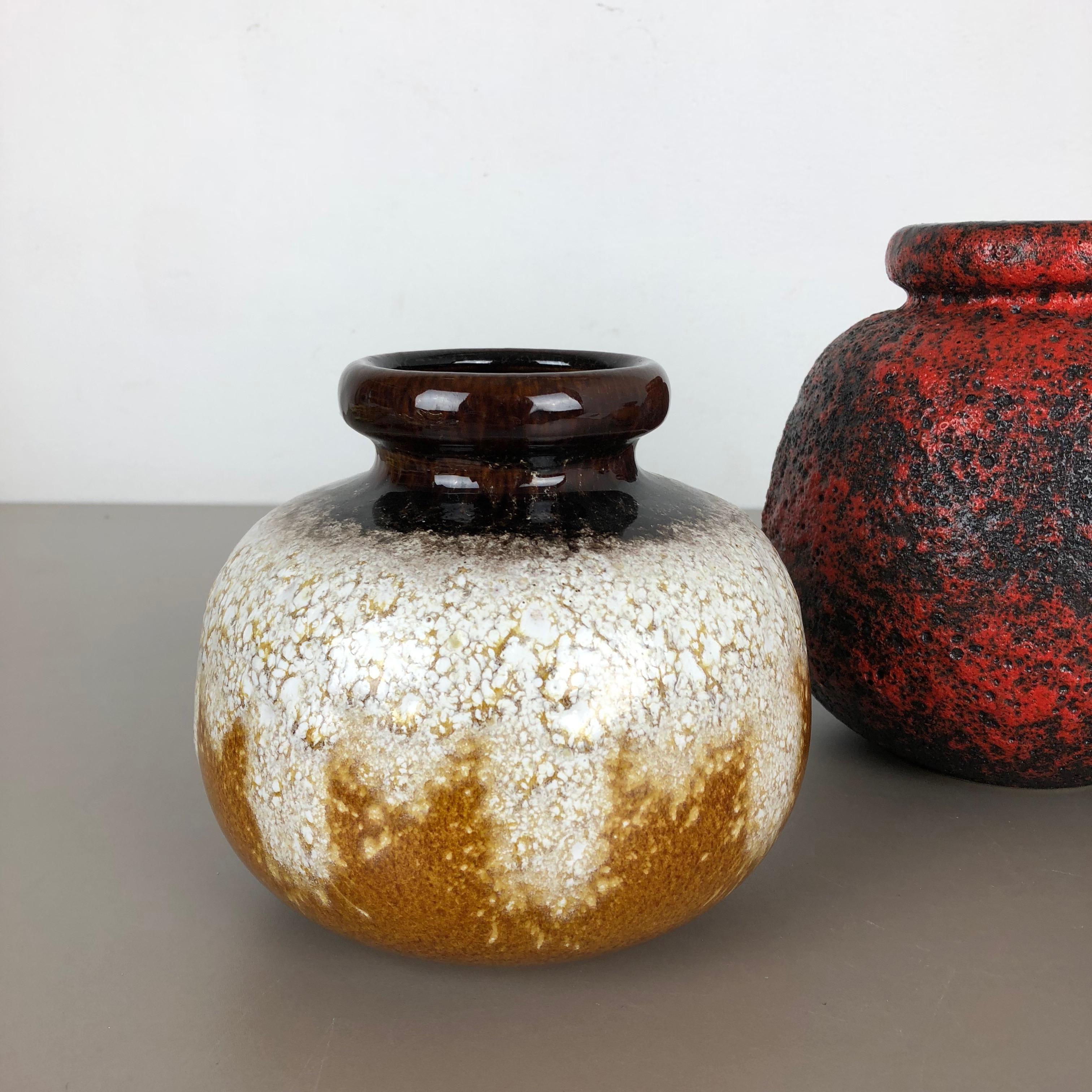 Set von drei flachen Lava-Vasen aus Keramik „Multi-Color“ von Scheurich, Deutschland, 1970er Jahre im Zustand „Gut“ im Angebot in Kirchlengern, DE