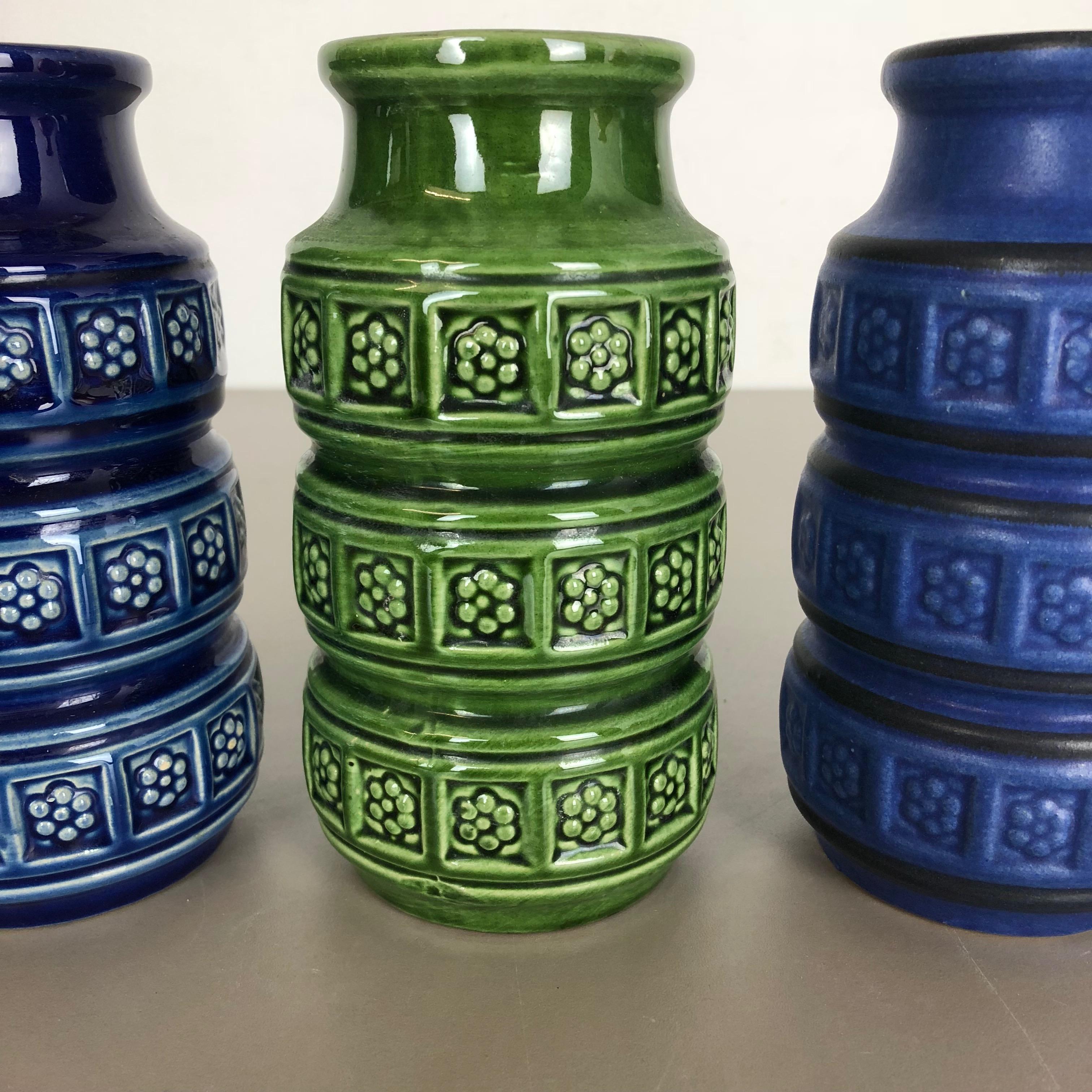 Set di tre vasi in ceramica grassa 