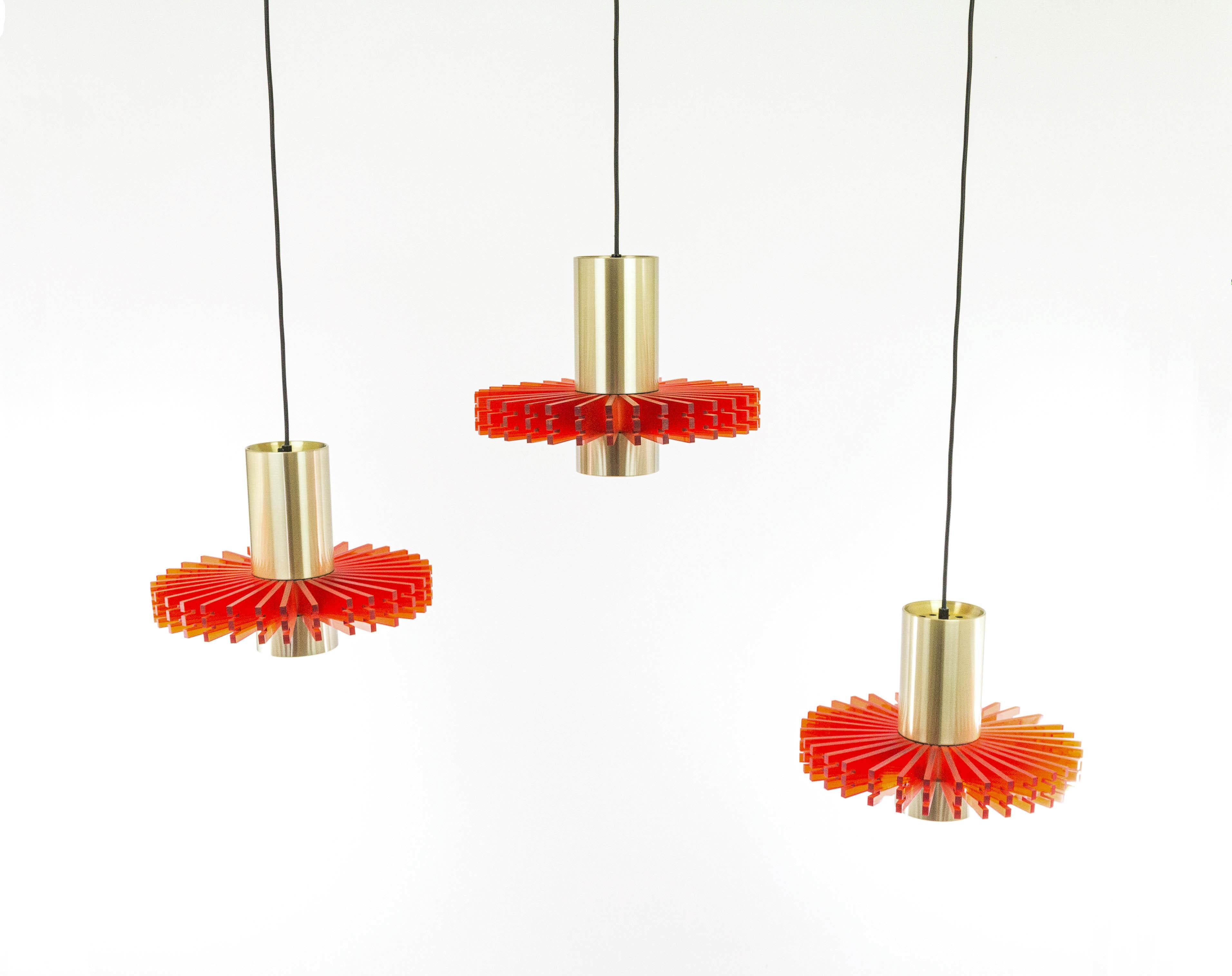 Milieu du XXe siècle Ensemble de trois pendentifs col de priest par Claus Bolby pour Cebo Industri, années 1960 en vente