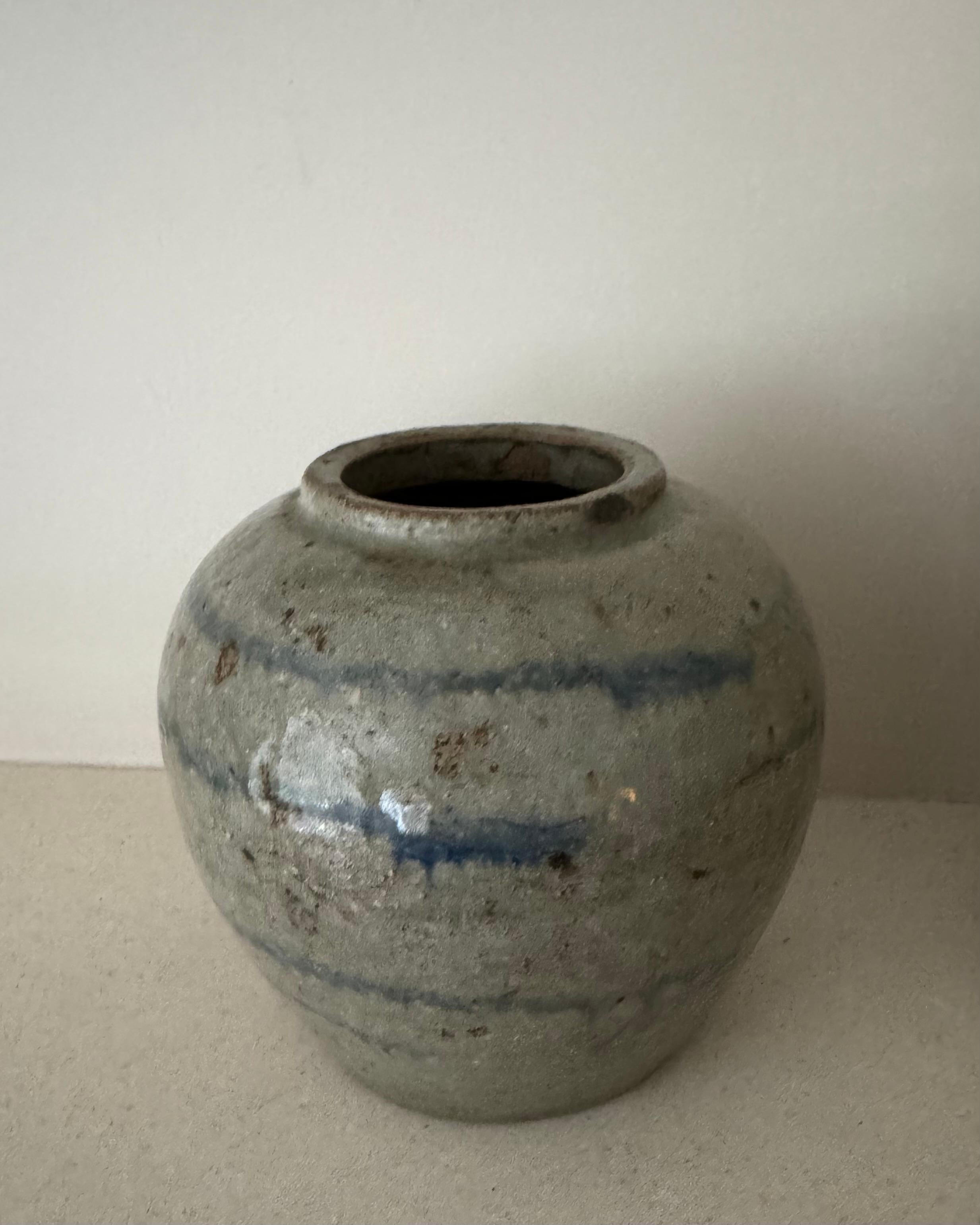 Set of three provincial glazed pottery ginger jars For Sale 1