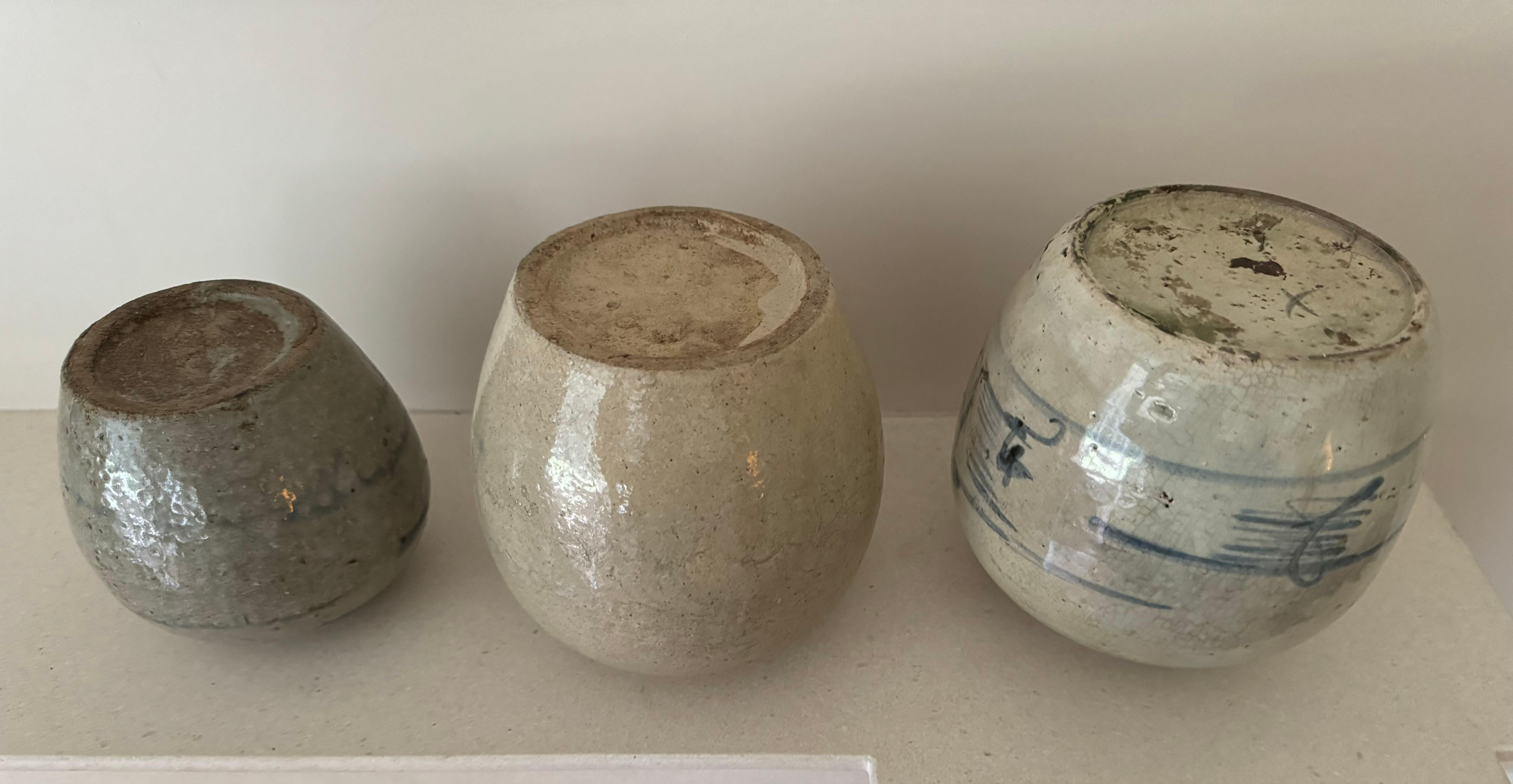 Set of three provincial glazed pottery ginger jars For Sale 2