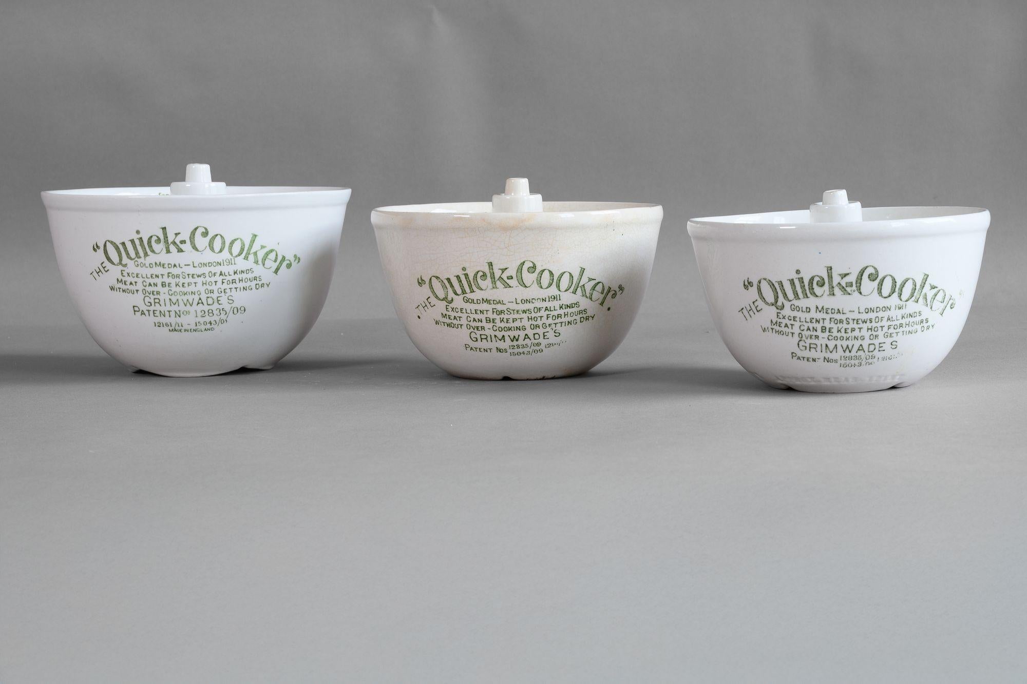 Set de trois bols pour cuisson rapide Bon état - En vente à London, England