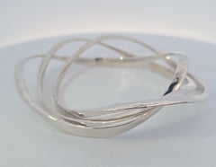 Lot de trois bracelets en argent sterling avec finition martelée de Robert Lee Morris