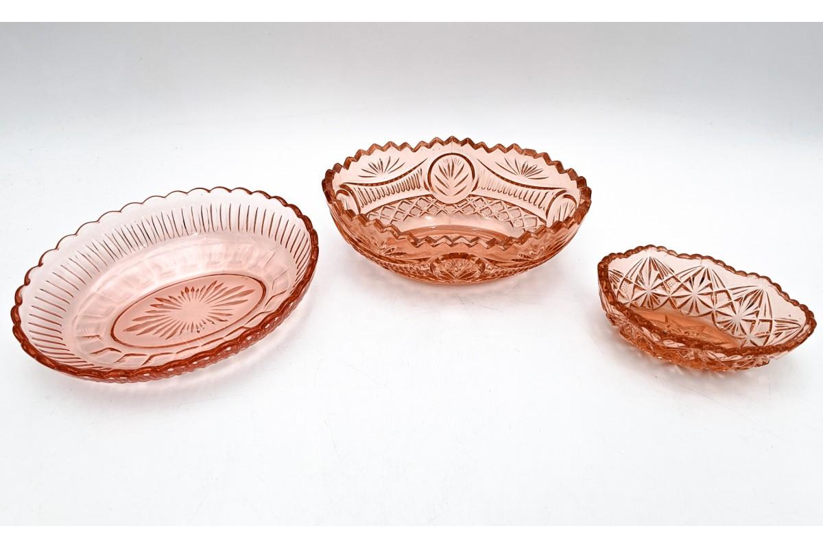 Late 20th Century Set of three rose glass vessels, Poland, 1970s. For Sale