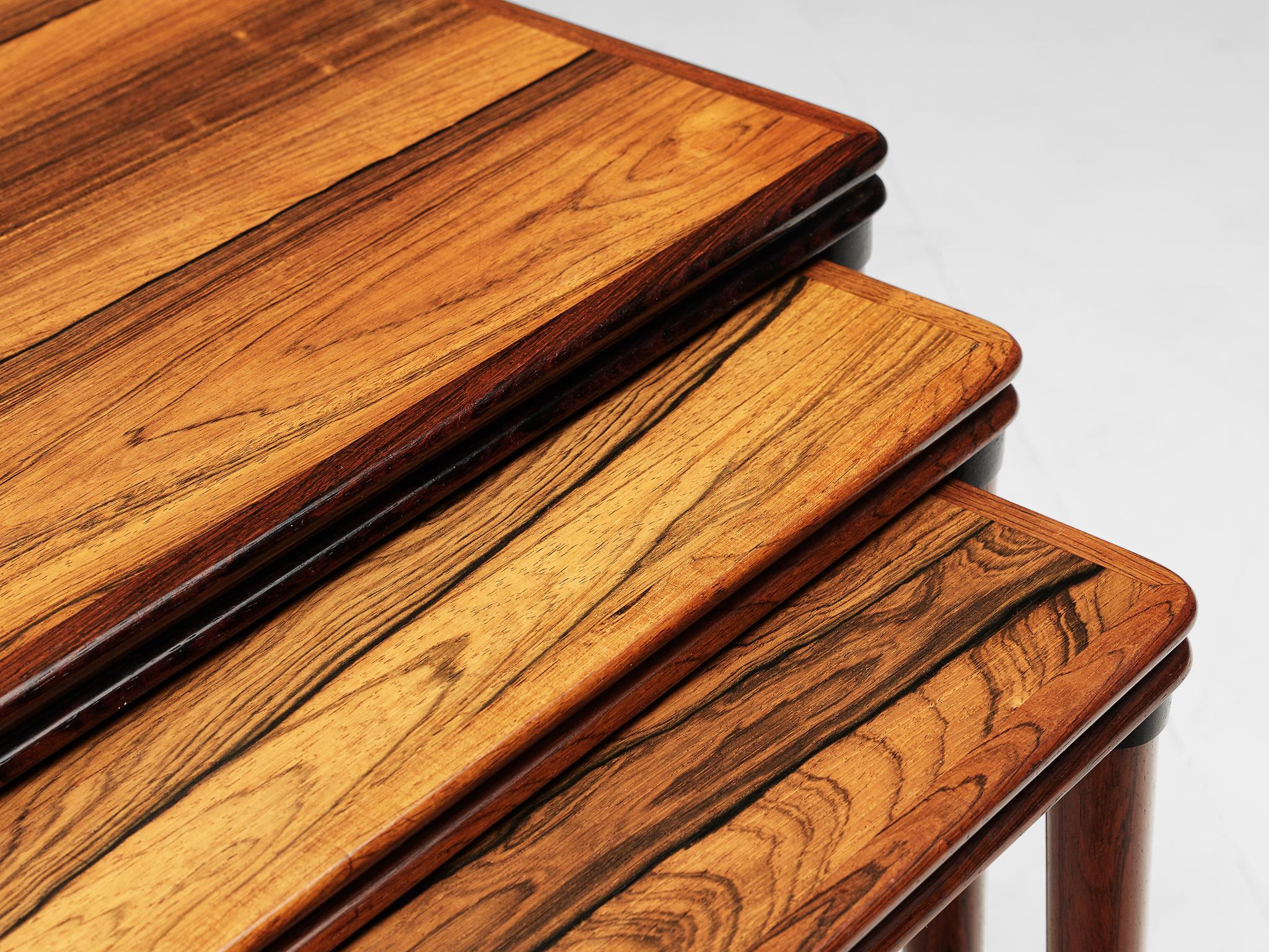 Set of Three Rosewood Nesting Tables with Elegant Details In Good Condition In Waalwijk, NL