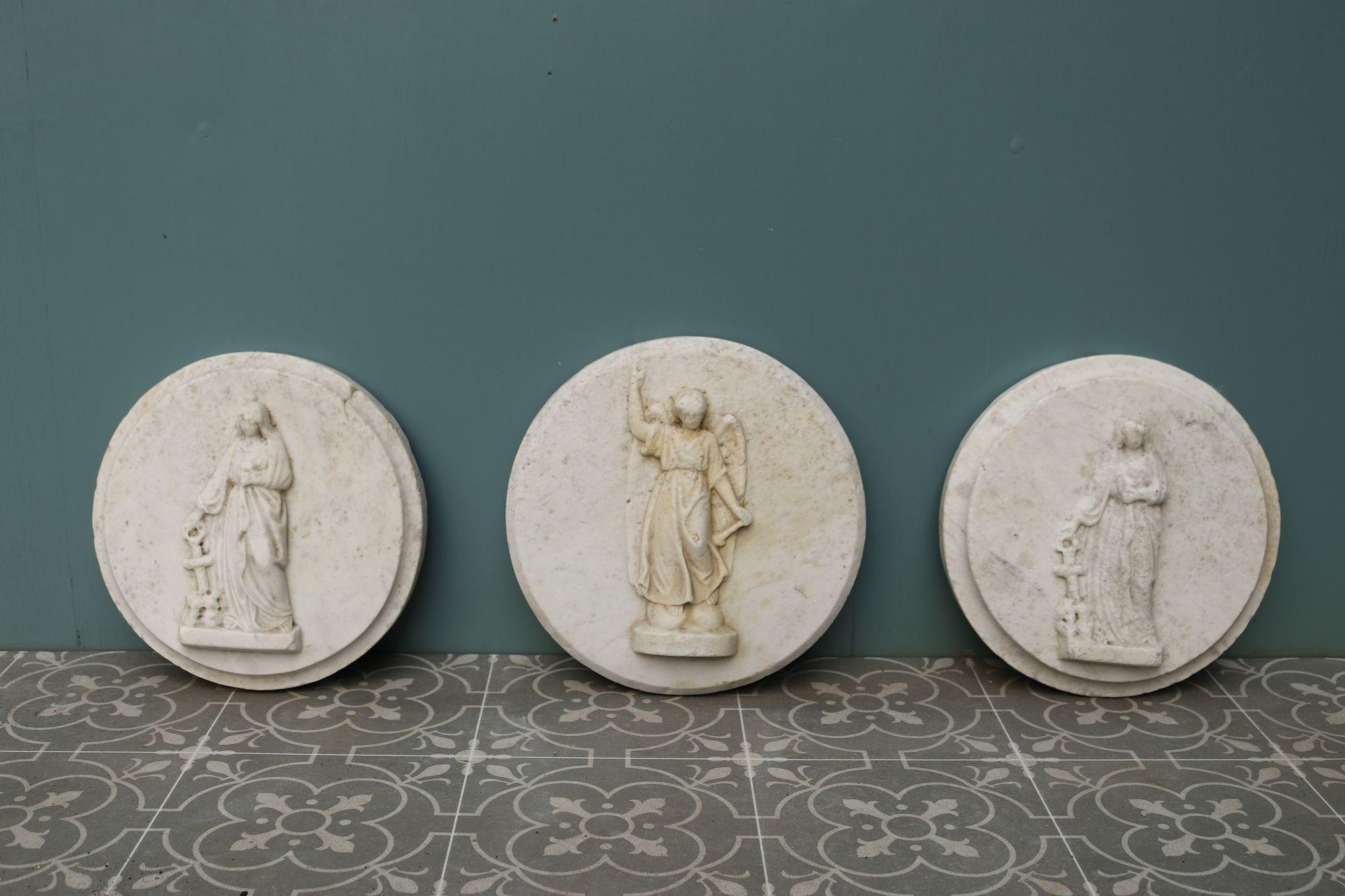 Set of Three Round Carrara Marble Plaques For Sale 1