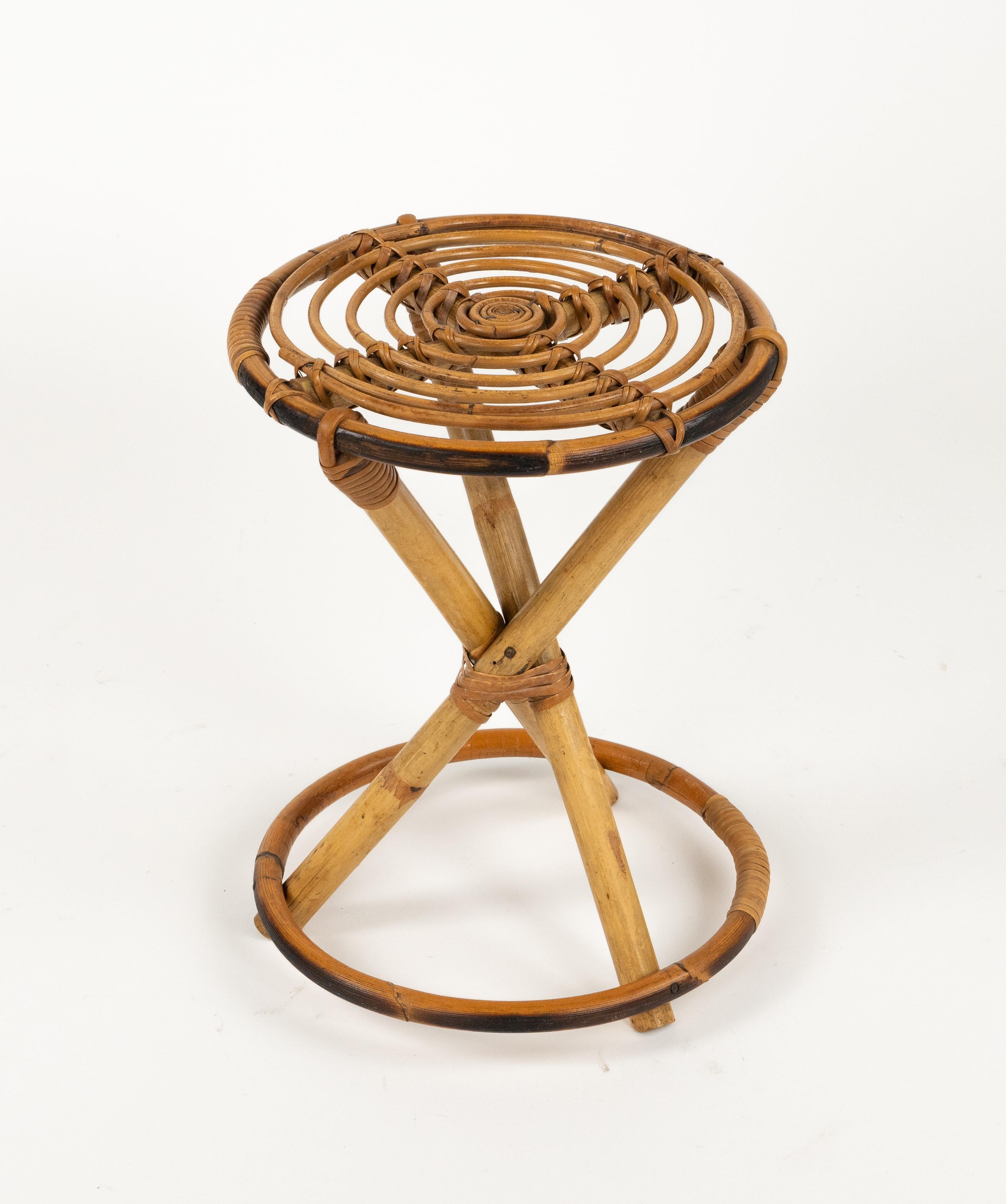Set of Three Round Stools or Side Tables in rattan and Bamboo, Italy 1960s For Sale 8