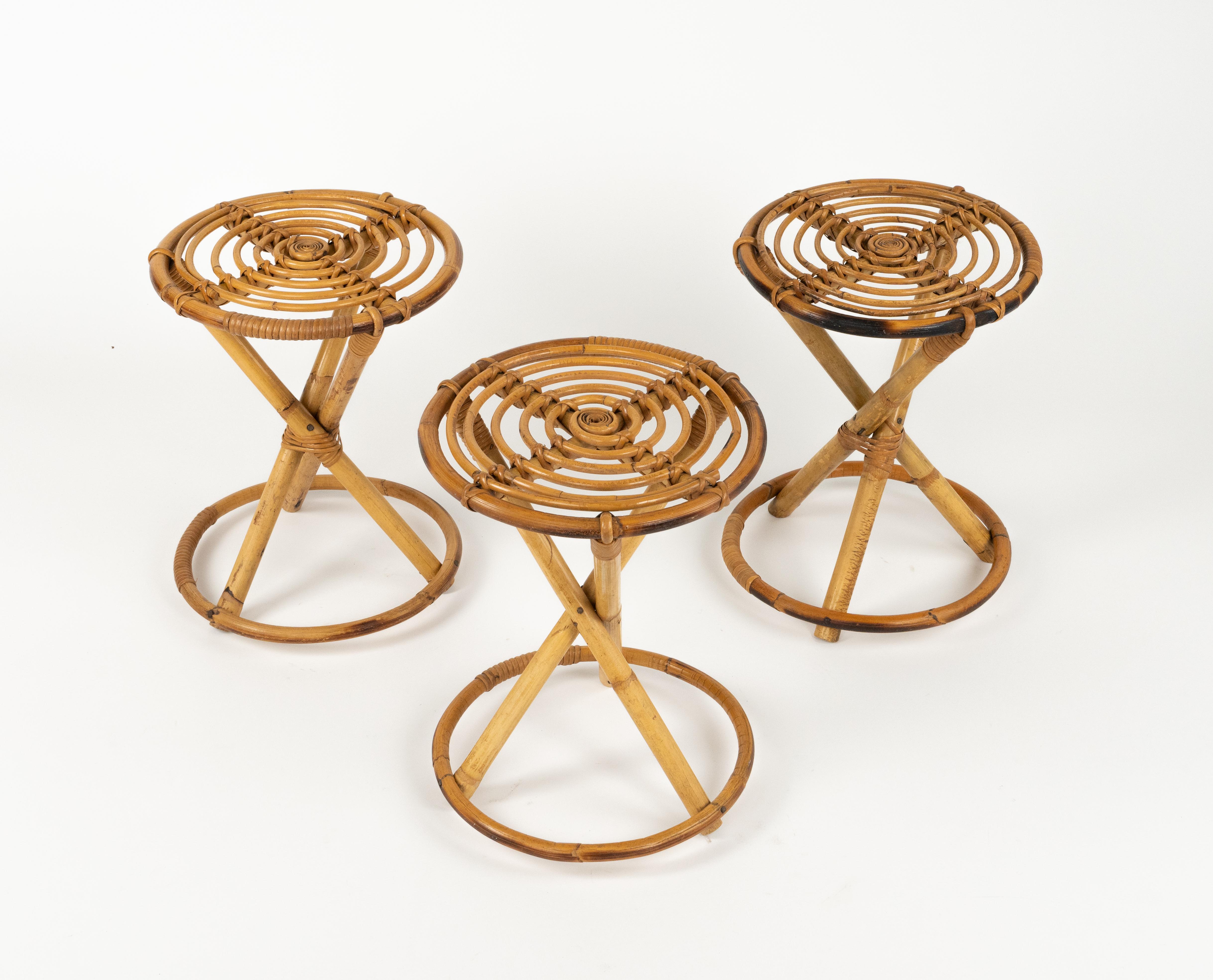 Italian Set of Three Round Stools or Side Tables in rattan and Bamboo, Italy 1960s For Sale