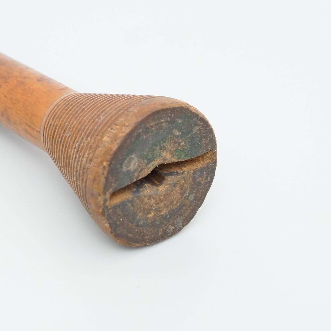 Set di tre rocchetti di filo in legno rustico, 1930 circa in vendita 6