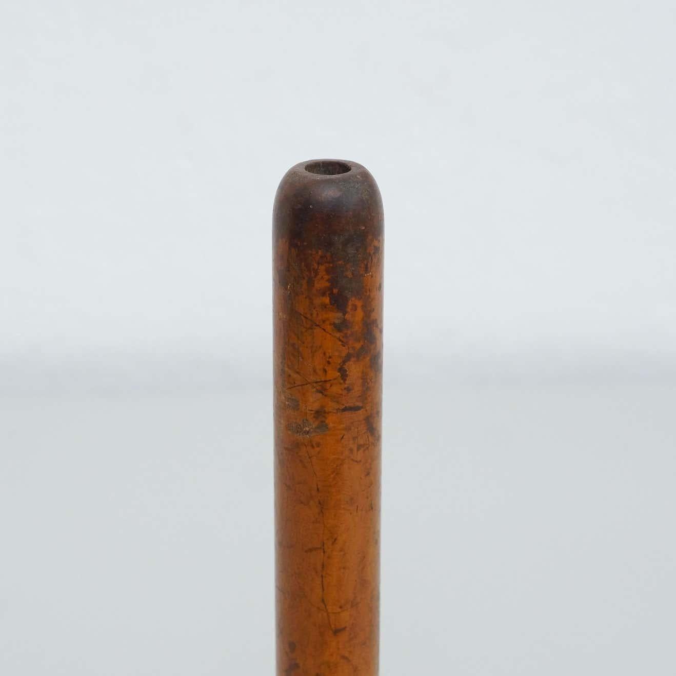 Set di tre rocchetti di filo in legno rustico, 1930 circa in vendita 8