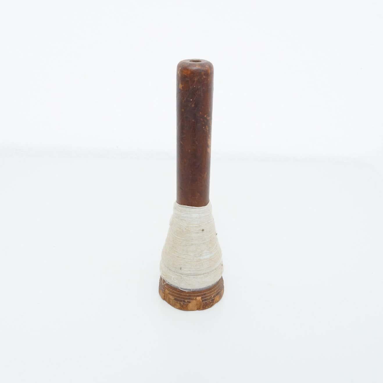 Mid-Century moderno Set di tre rocchetti di filo in legno rustico, 1930 circa in vendita