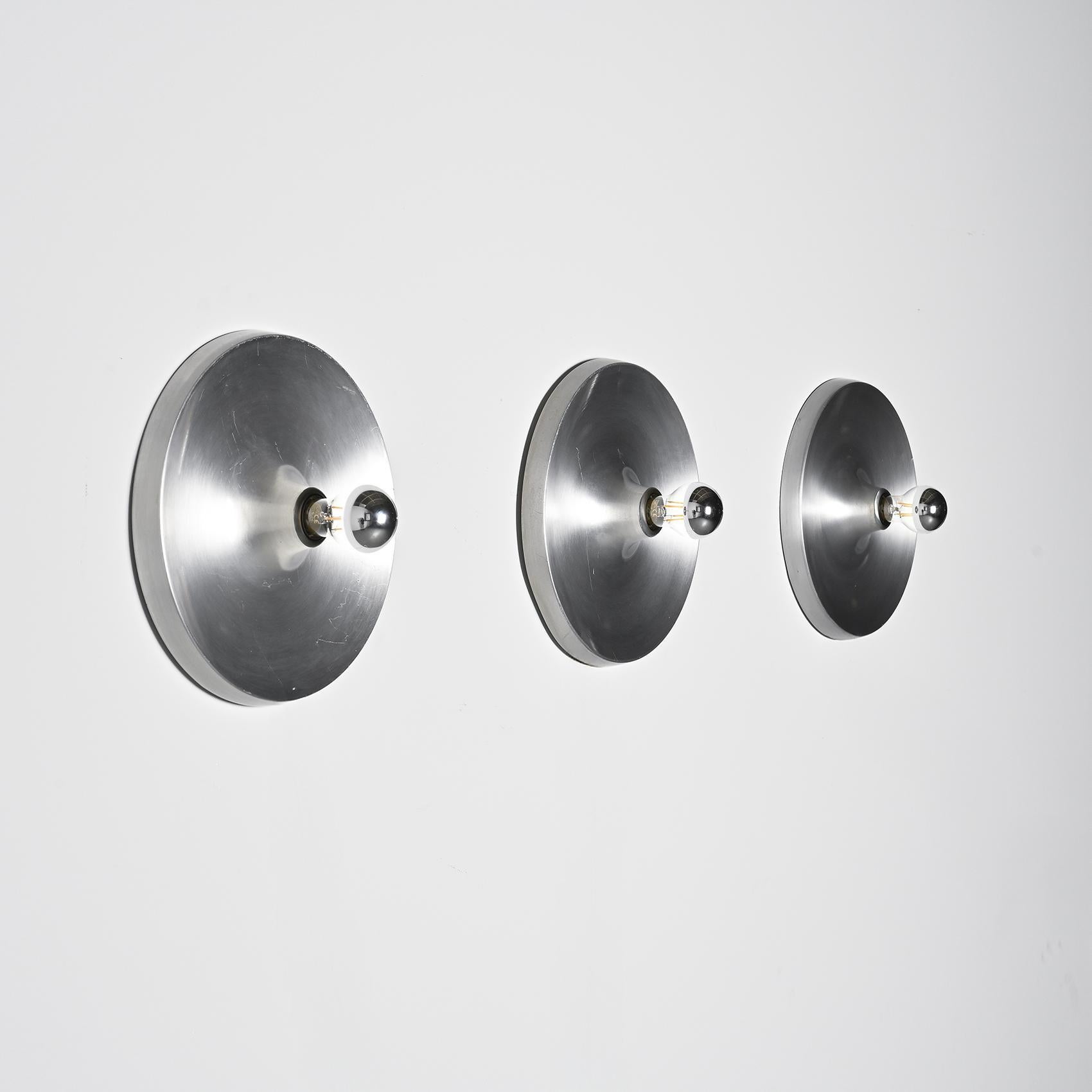 20ième siècle Set of Three Sconces by Charlotte Perriand, les Arcs circa 1970 en vente