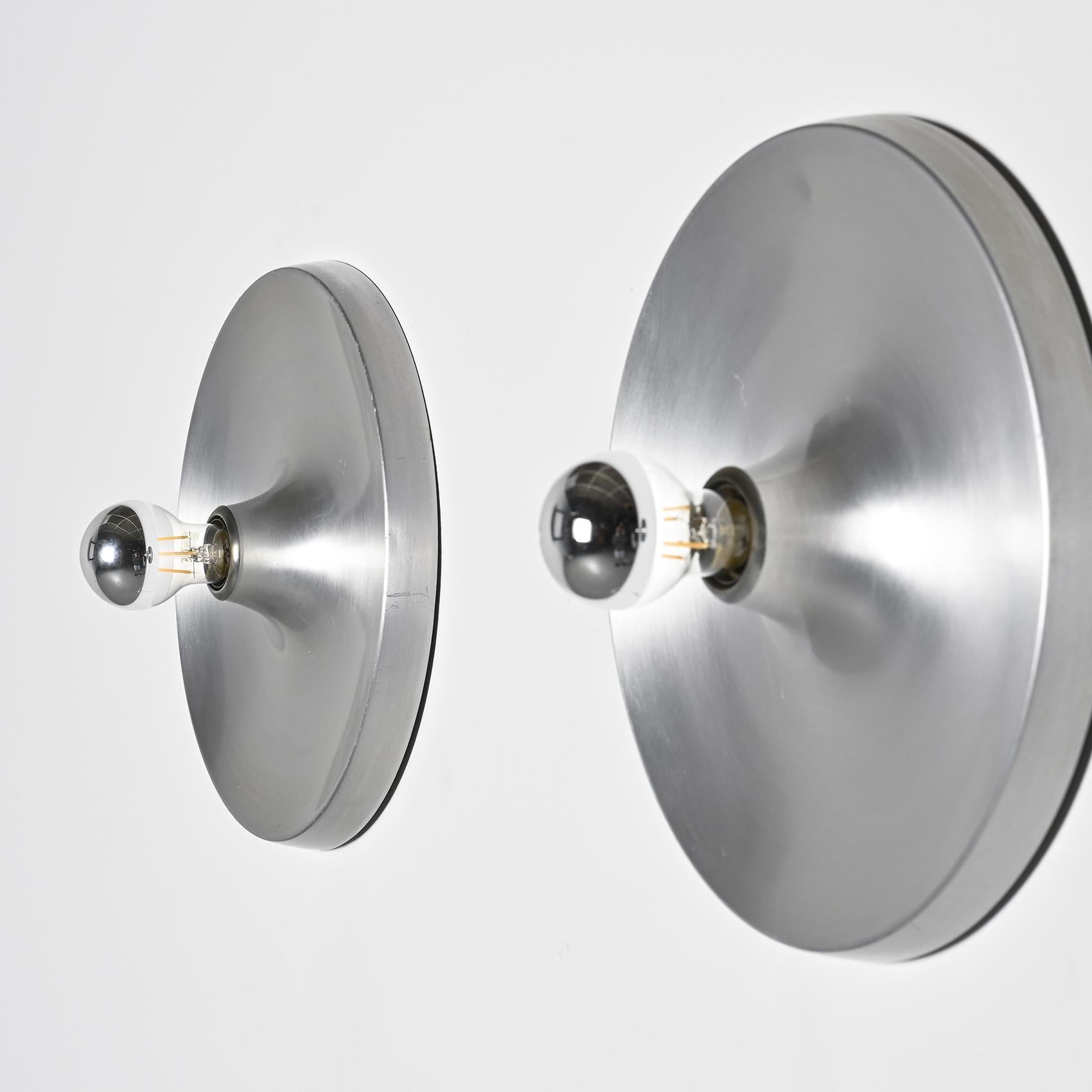 Set of Three Sconces by Charlotte Perriand, les Arcs circa 1970 en vente 1