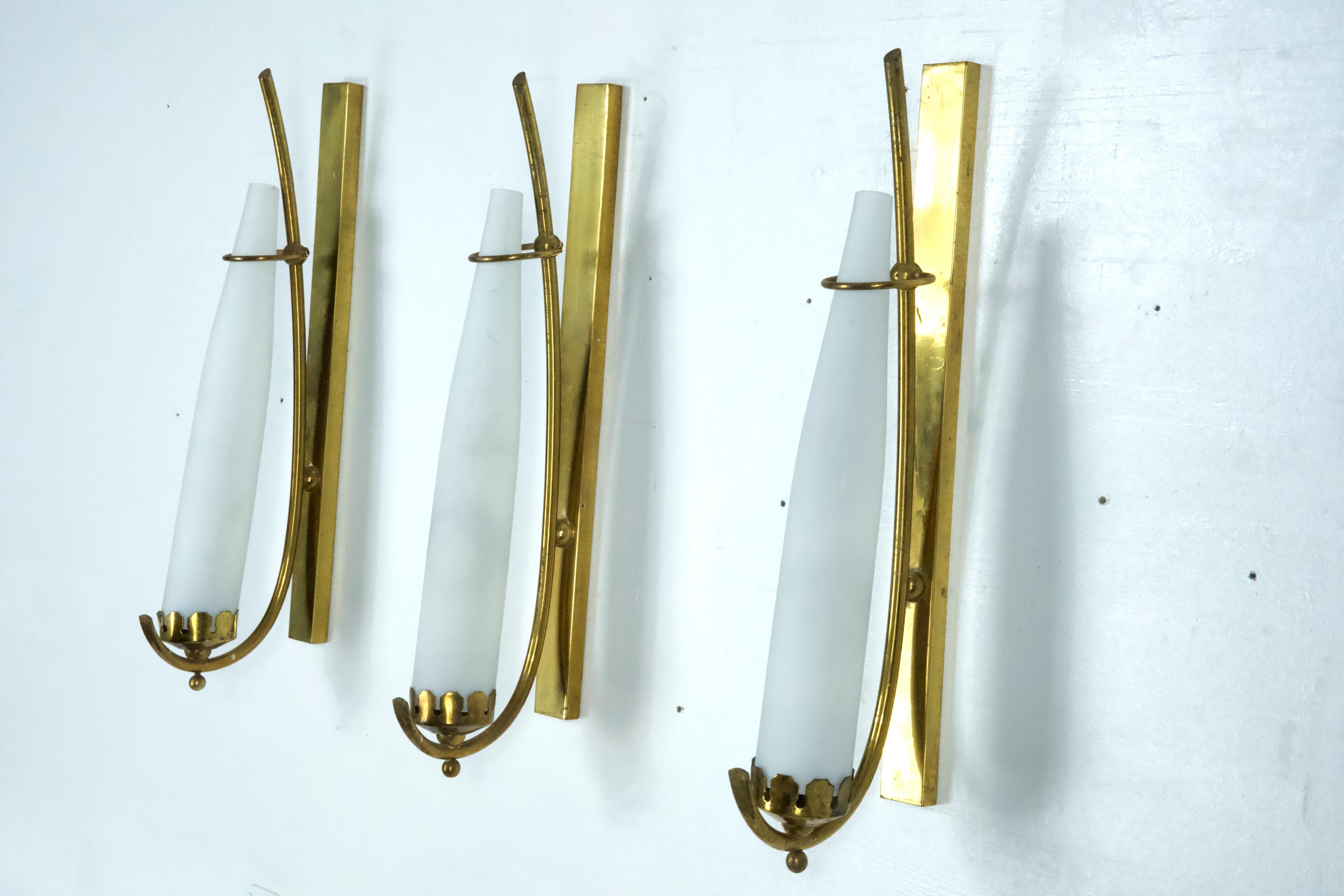 Set of three sconces in brass and triplex opaline glass in Arredoluce manner. It For Sale 5