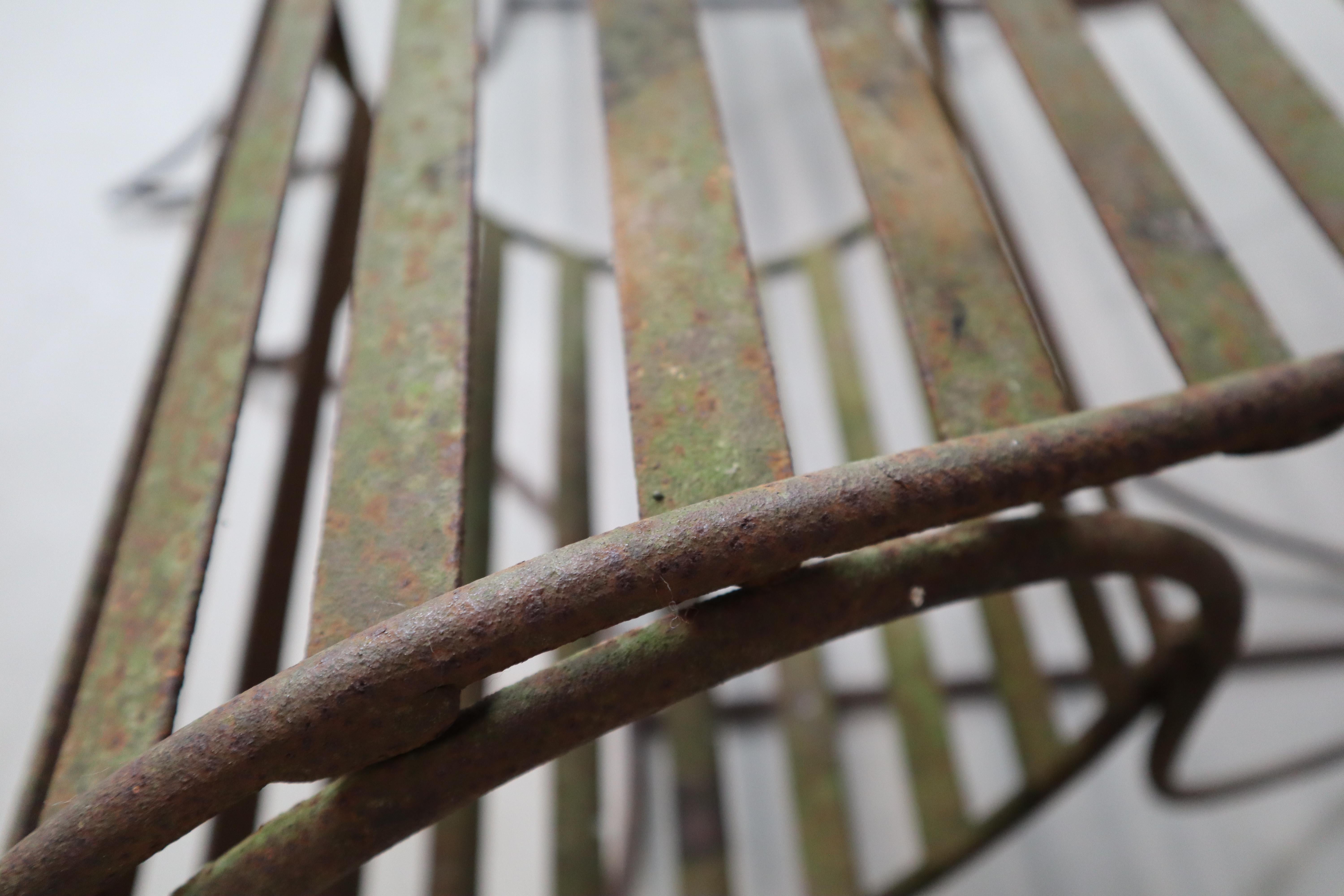 Set of three sculptural iron chairs, in the style of André Dubreuil In Good Condition For Sale In Langemark-Poelkapelle, BE