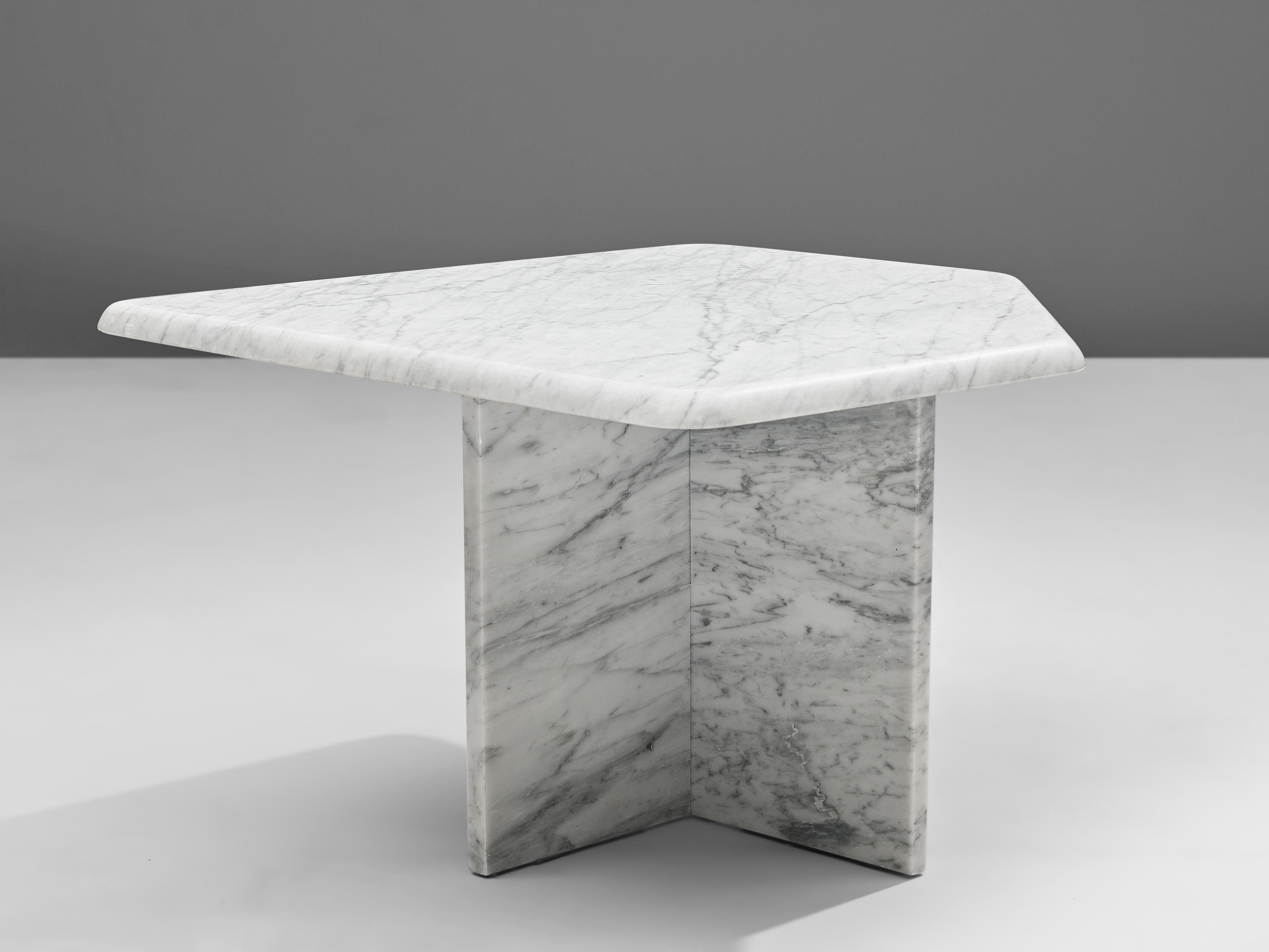 Set of three Sculptural Side Tables in White Marble 1