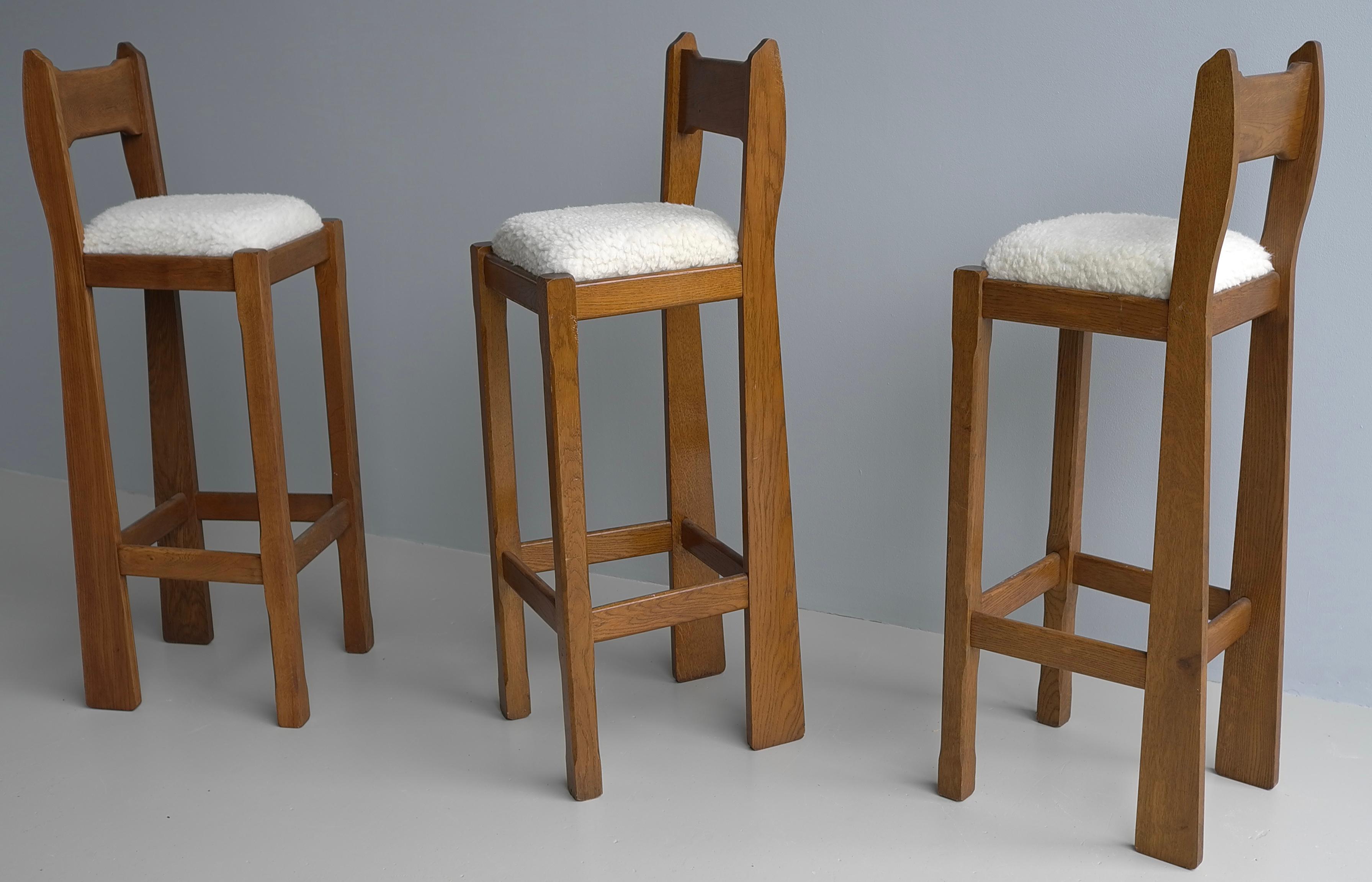 Set of Three Sculptural solid Oak Bar Stools with Merino Wool seats France 1960s For Sale 6